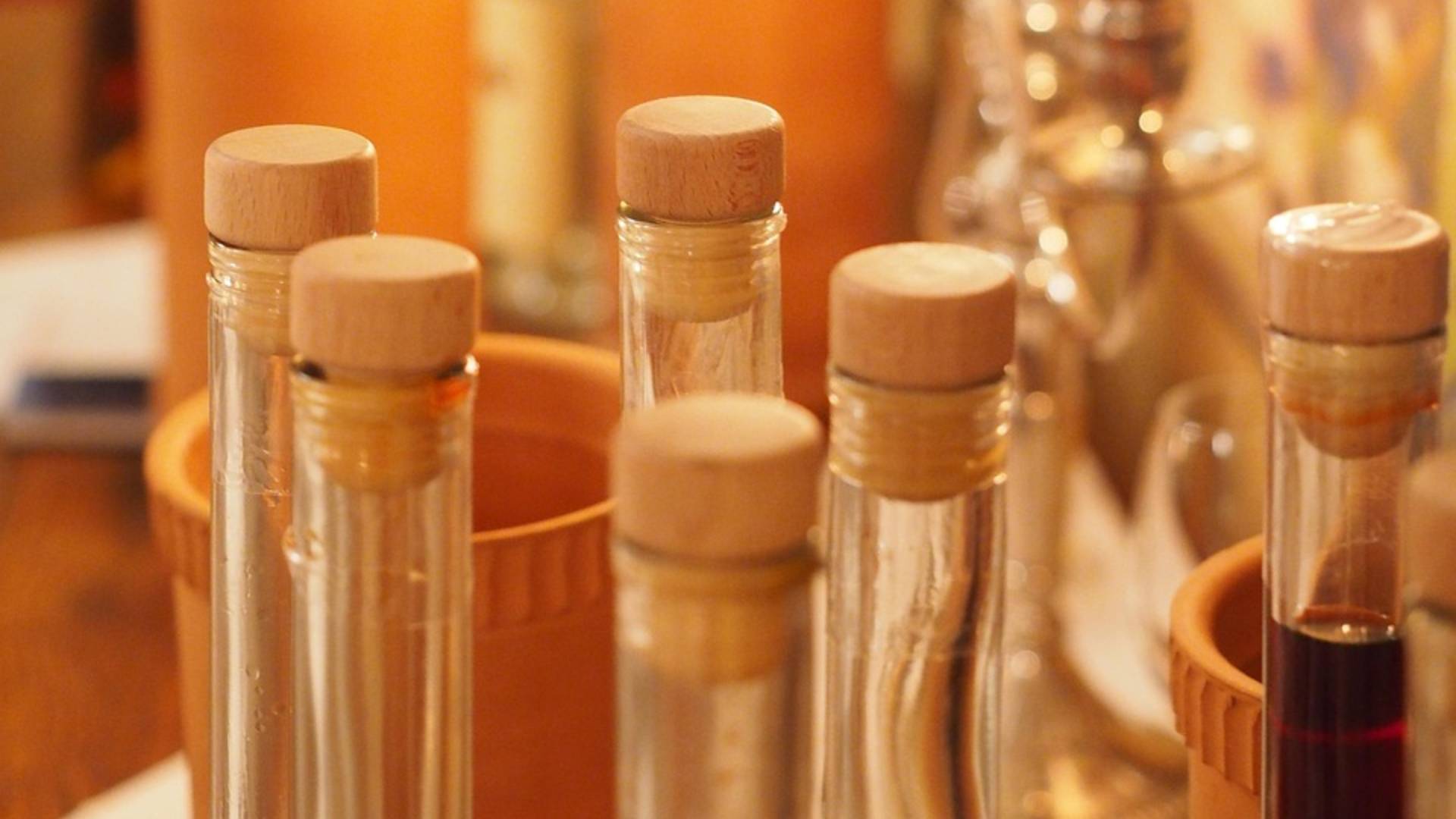 Na Štajerskem tat ukradel 70 litrov žganja