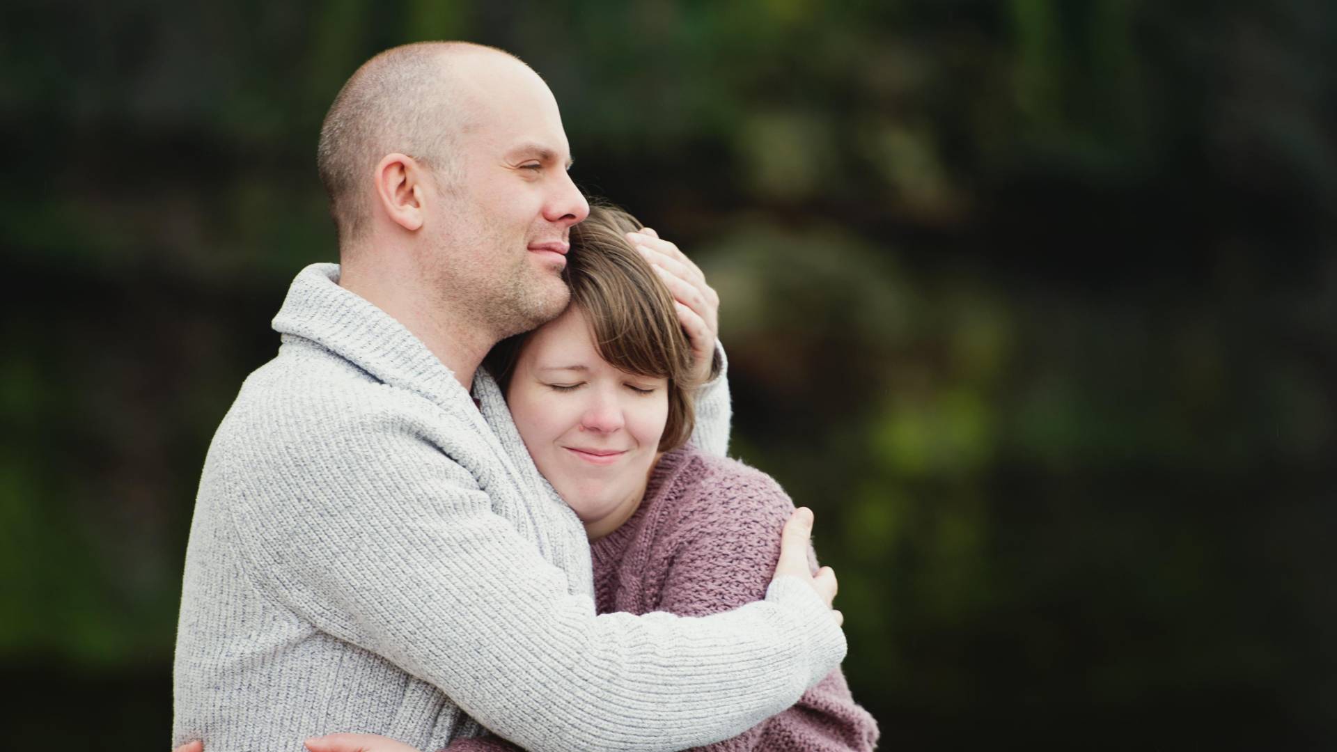 Adijo, Tinder!? Novi 'poglobljeni zmenki' navdušujejo samske Ljubljančanke in Ljubljančane