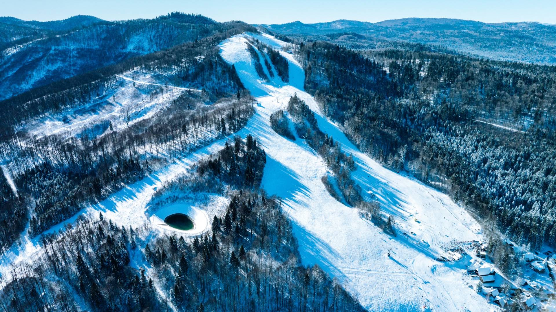 Smučišče Gače pripravljeno, otroci iz kar 14-ih občin to sezono smučajo brezplačno!