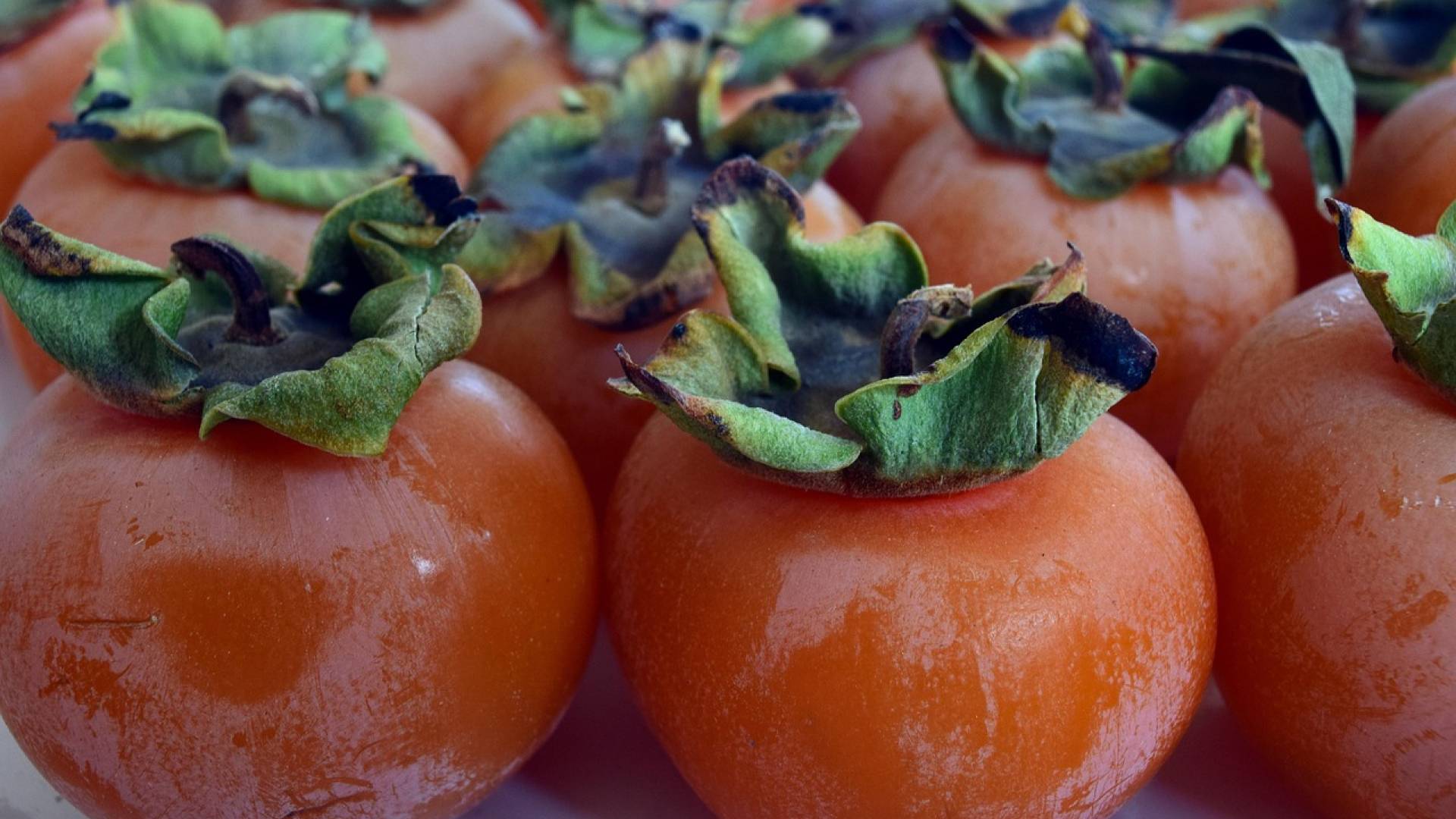 Ste vedeli? Če imate preveč kakija, ga lahko shranite na te načine