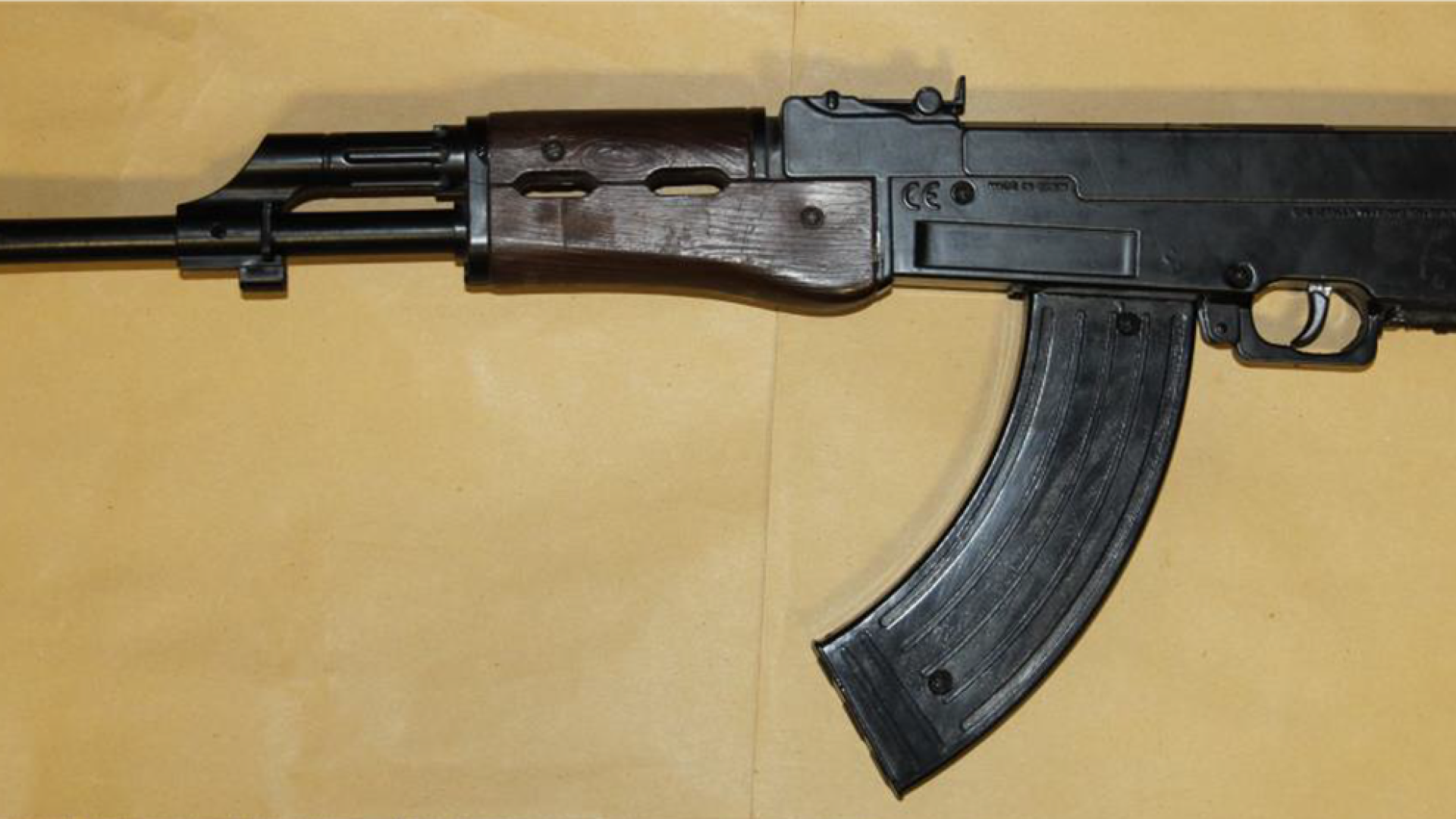 Pot v gaj: 22-letniku zasegli puško brez ustreznega dovoljenja