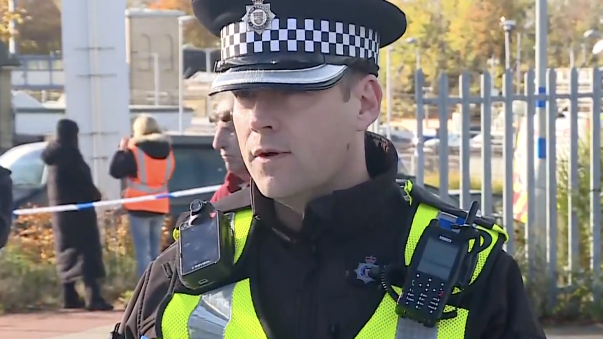 Podrobnosti krvavega napada na angleškem vlaku: »Nekdo je kričal, da ima moški nož, nato so vsi začeli bežati…«