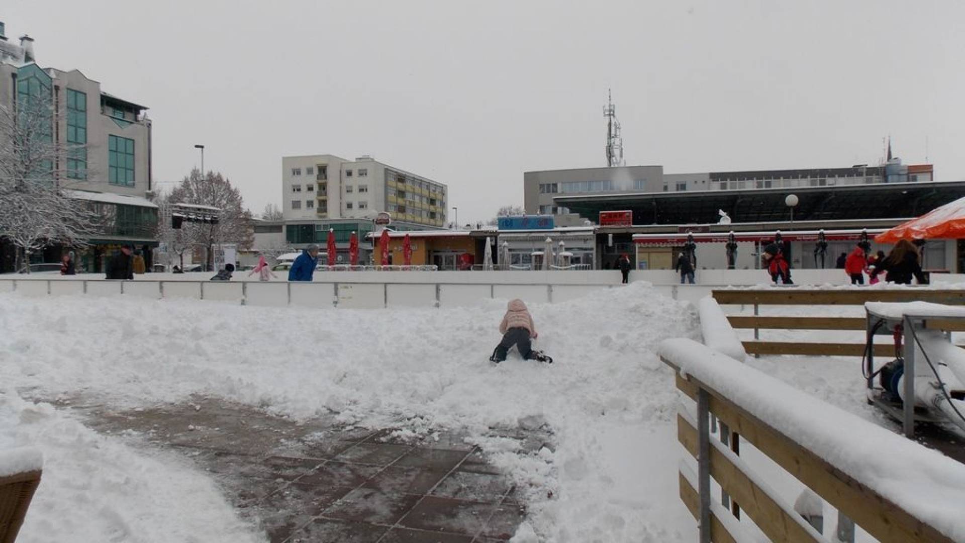 Se prebudimo v belo jutro? Dež bo ponoči prešel v sneg