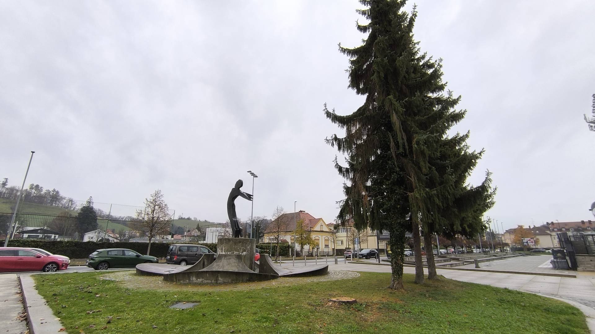 FOTO in VIDEO: Zveni neverjetno, vendar ... Nigrad posekal napačno ...