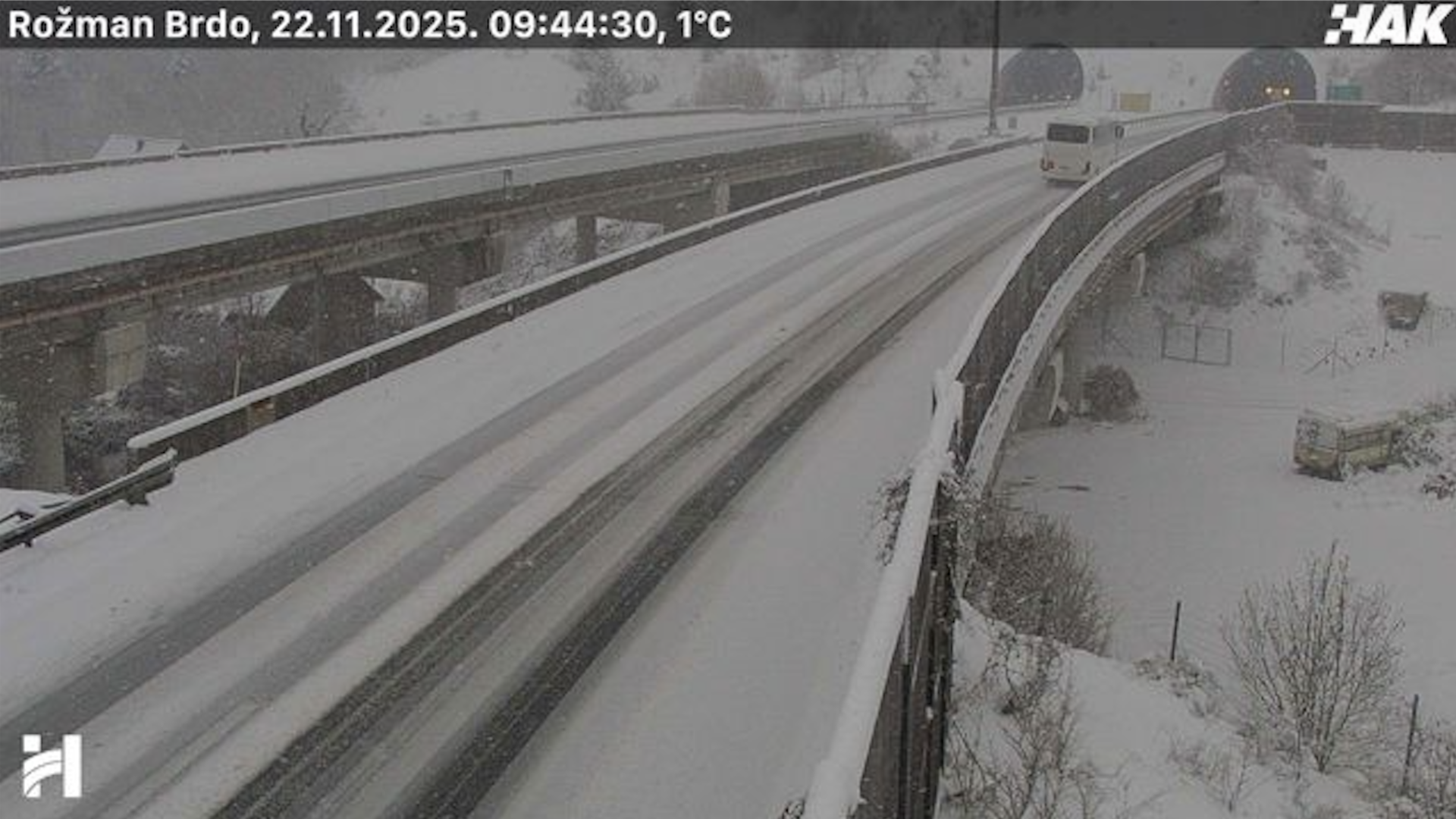 Hrvaško zasul sneg, ključna avtocesta popolnoma zaprta