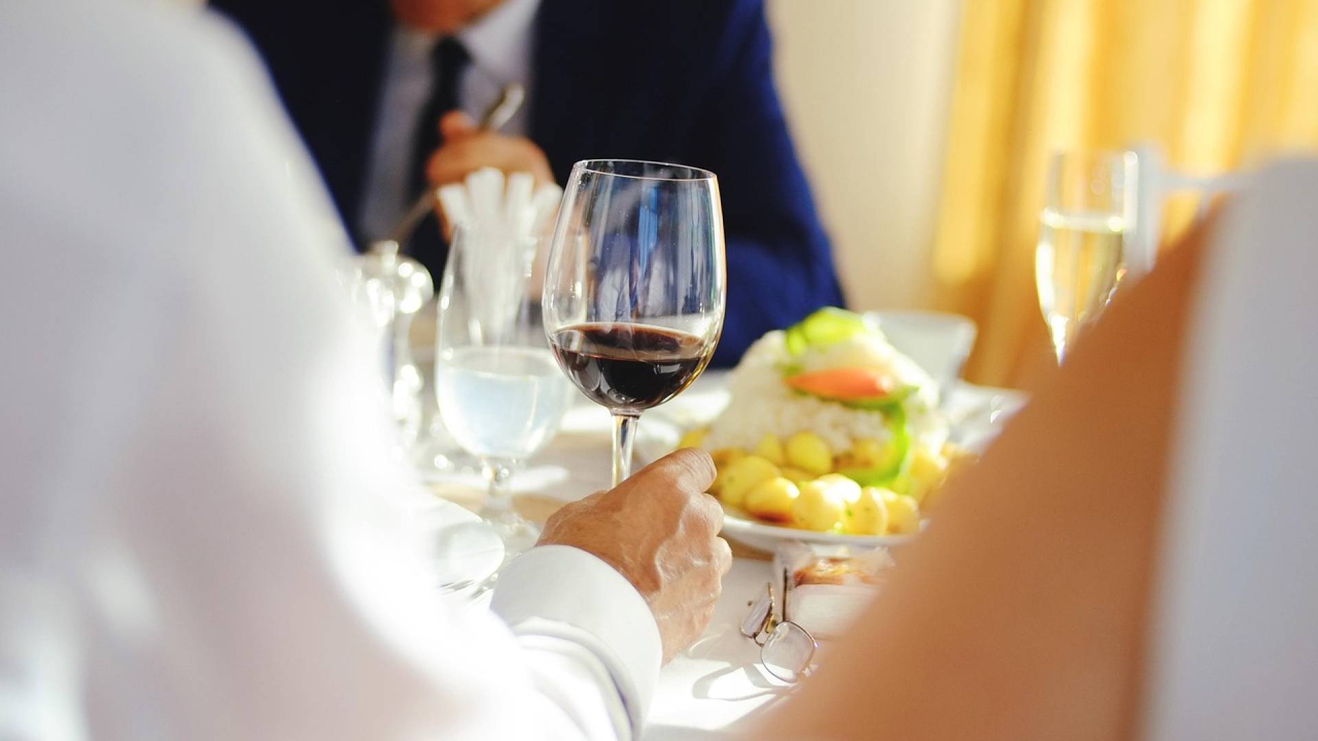 Katera slovenska podjetja bodo ob koncu leta organizirala zaključke in kako bodo obdarila otroke?