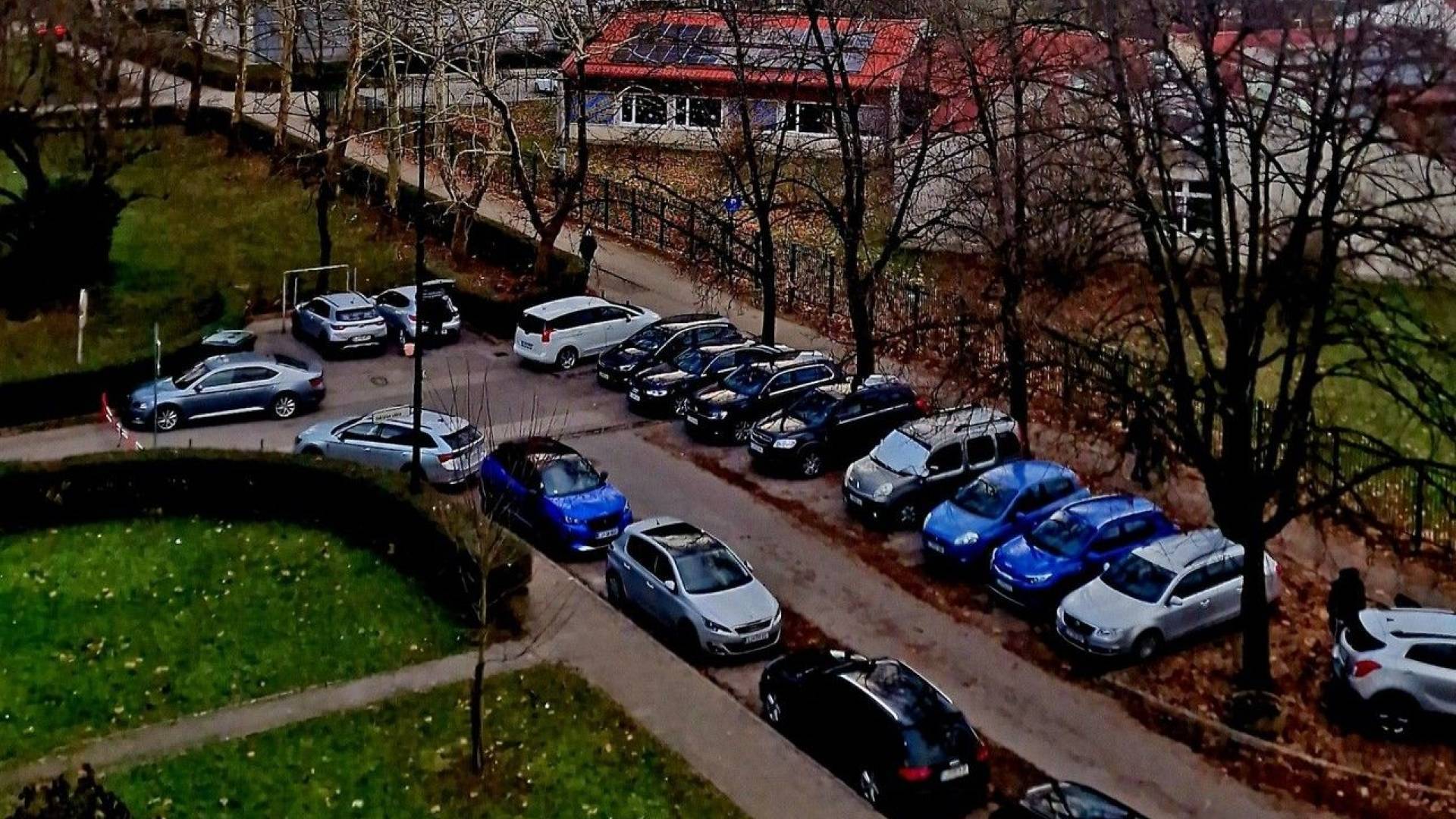 Občina obljublja jasno označena parkirišča ob novi parkirni ureditvi v Štepanjskem naselju