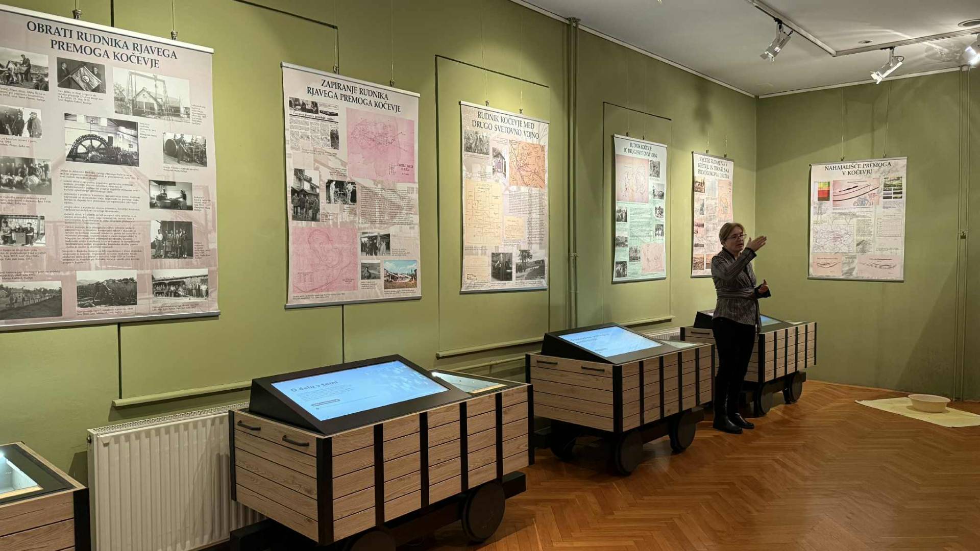 FOTO in VIDEO: Sledi premoga: Nova razstava, ki oživlja 170 let rudarske zgodovine Kočevja
