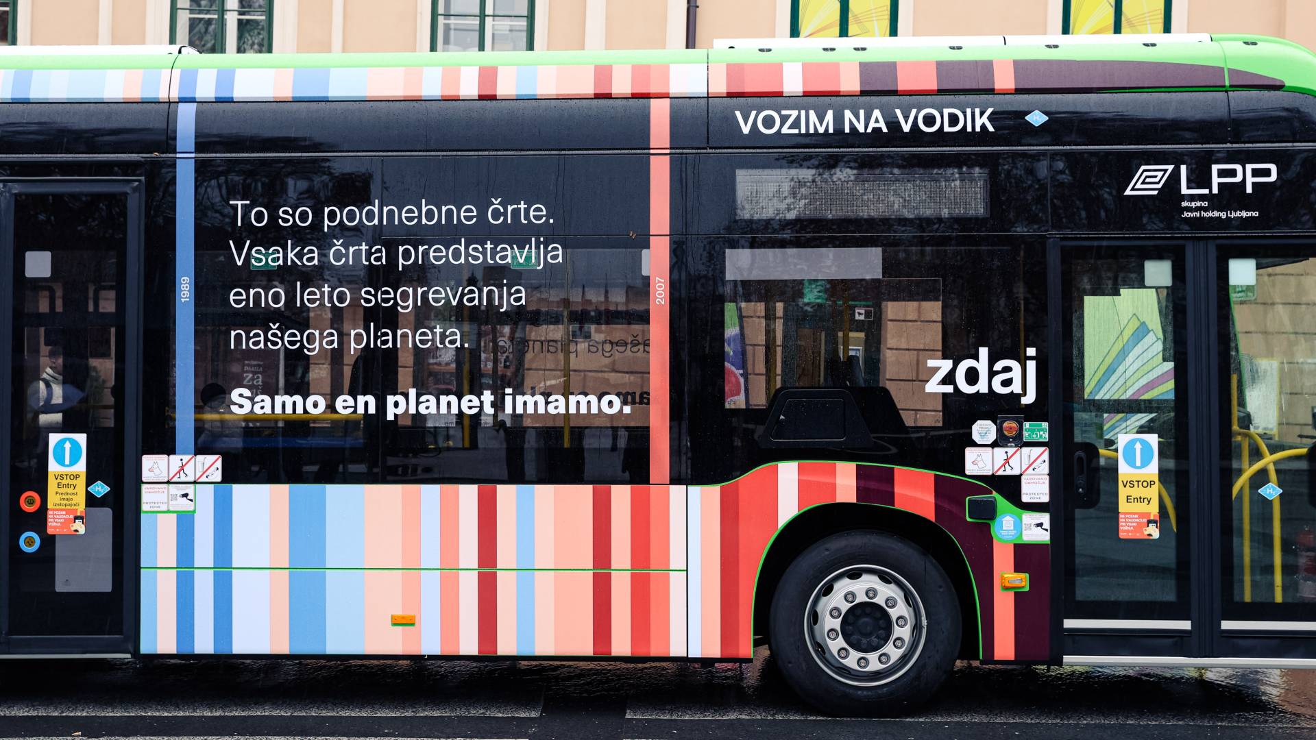 FOTO in VIDEO: LPP predstavil prve tri avtobuse na vodikov pogon