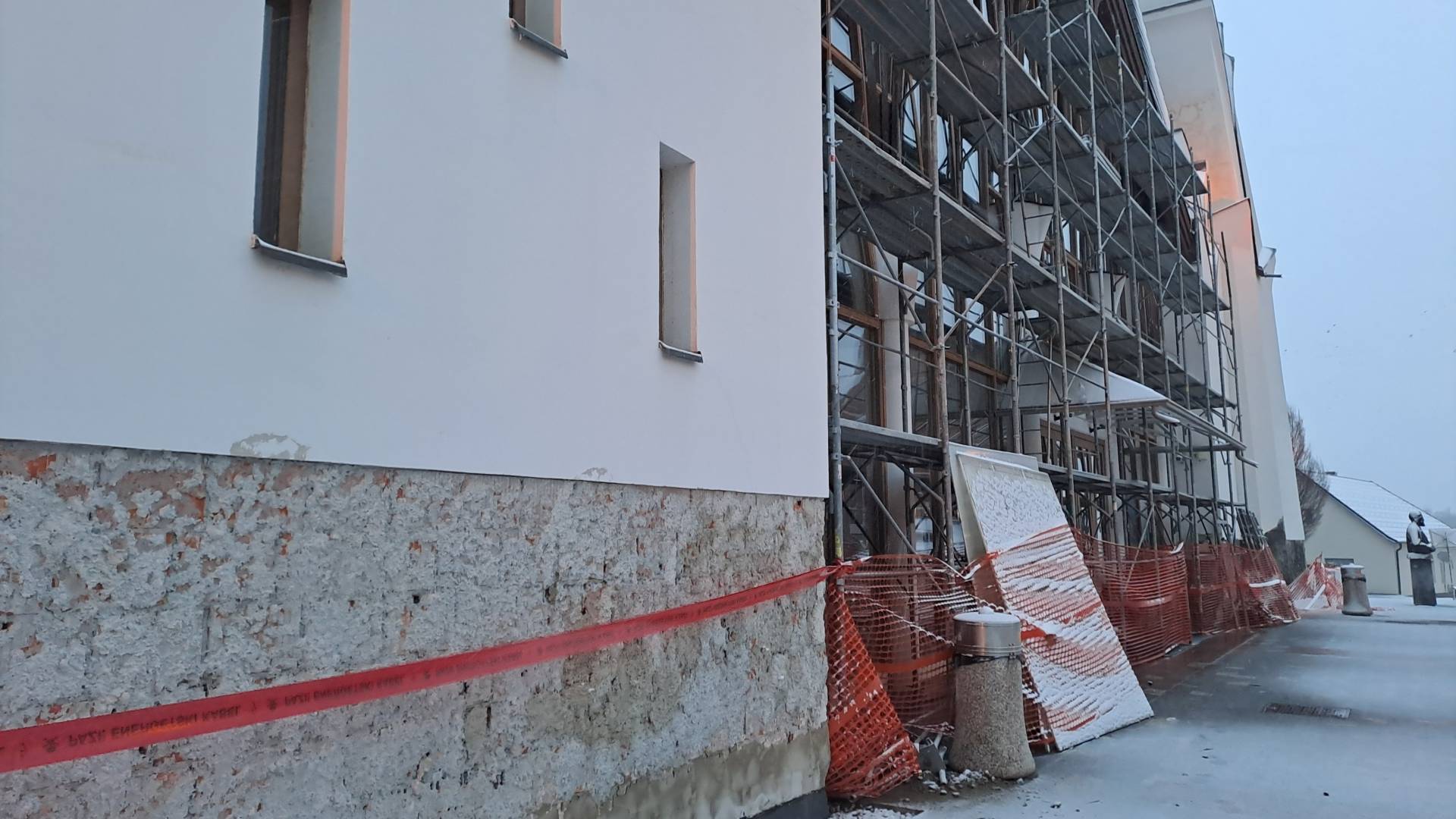 FOTO: Obnova Gledališke in koncertne dvorane v Lendavi že v polnem teku