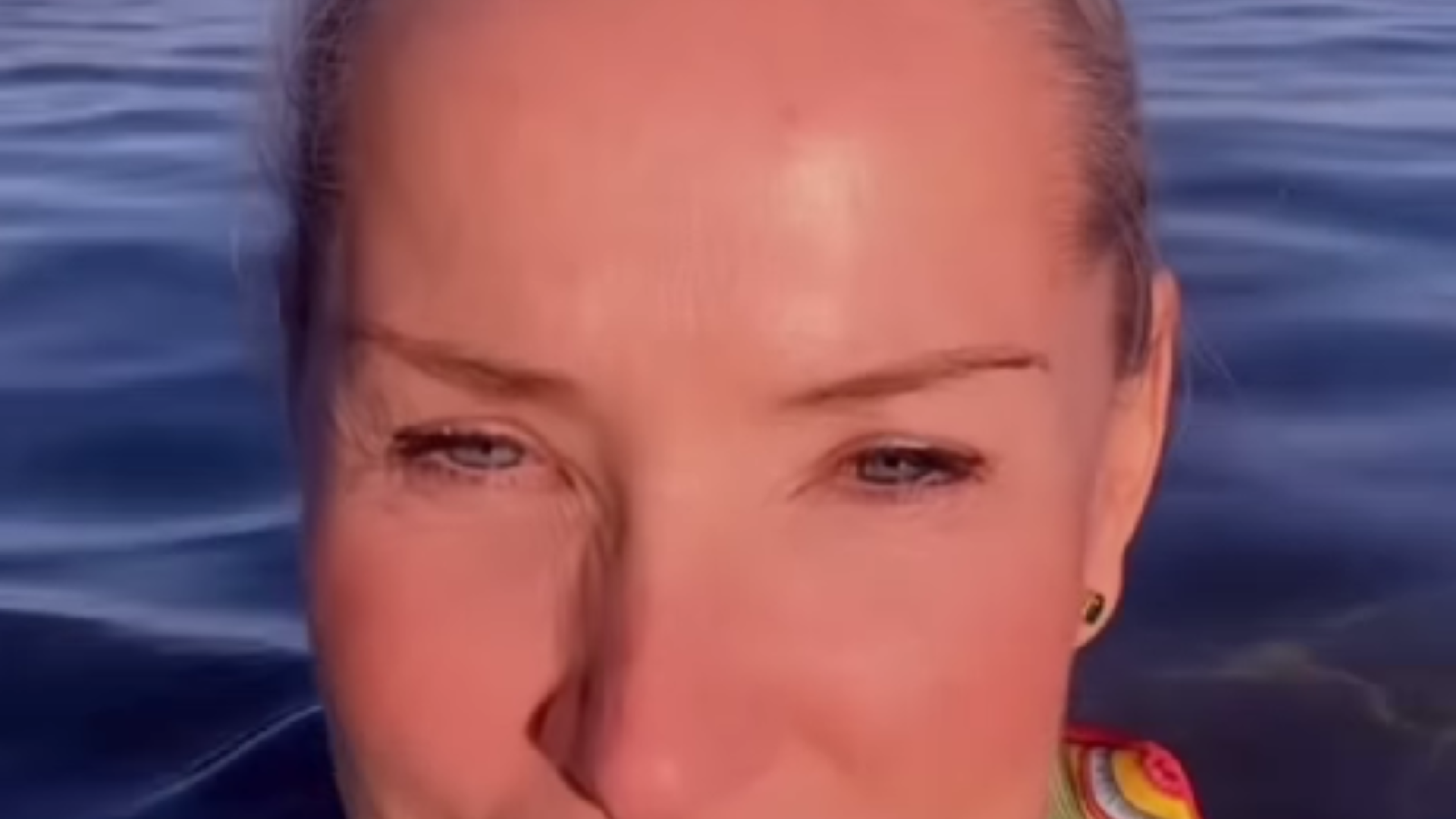 Tanja Ribič tudi pozimi uživa v ledenem morju: »Takoj ko sem šla notri, so me samo roke bolele«