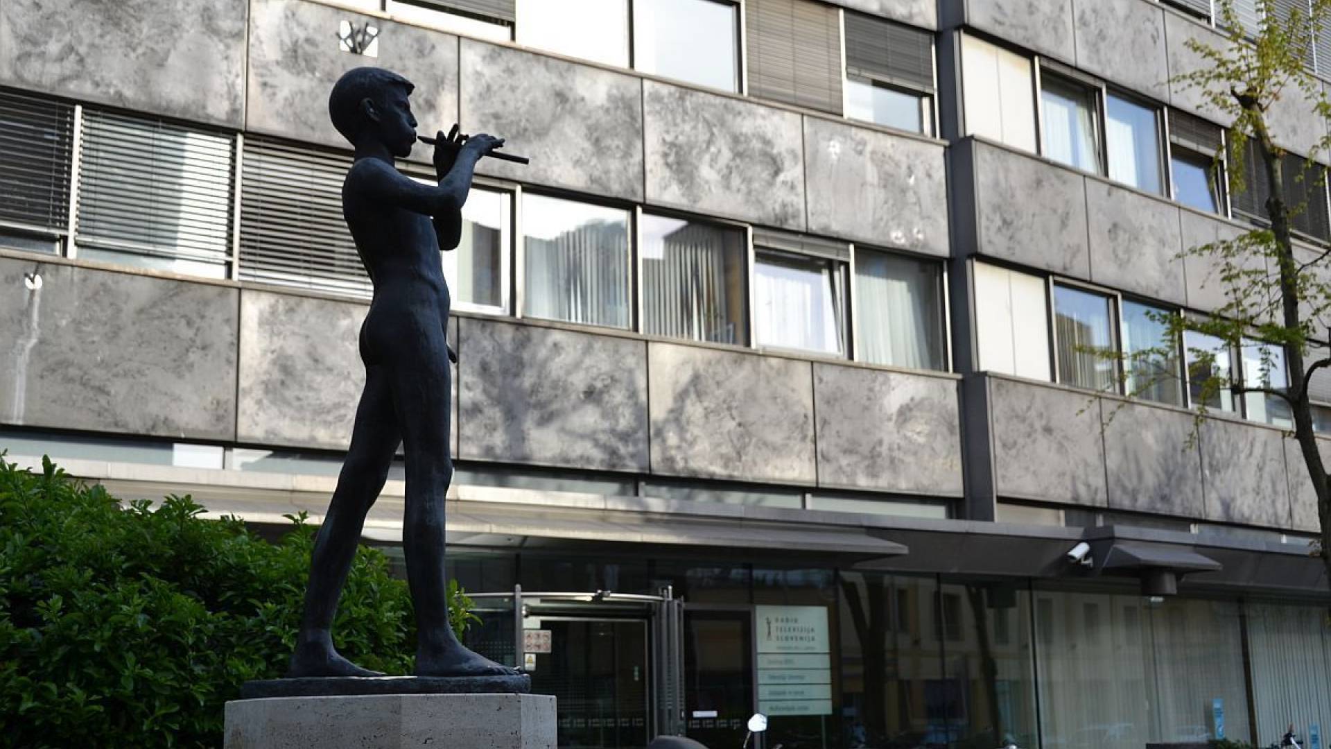 RTVS: Presežek v načrtu, a 108 delovnih mest manj, v ospredju pa informativni program