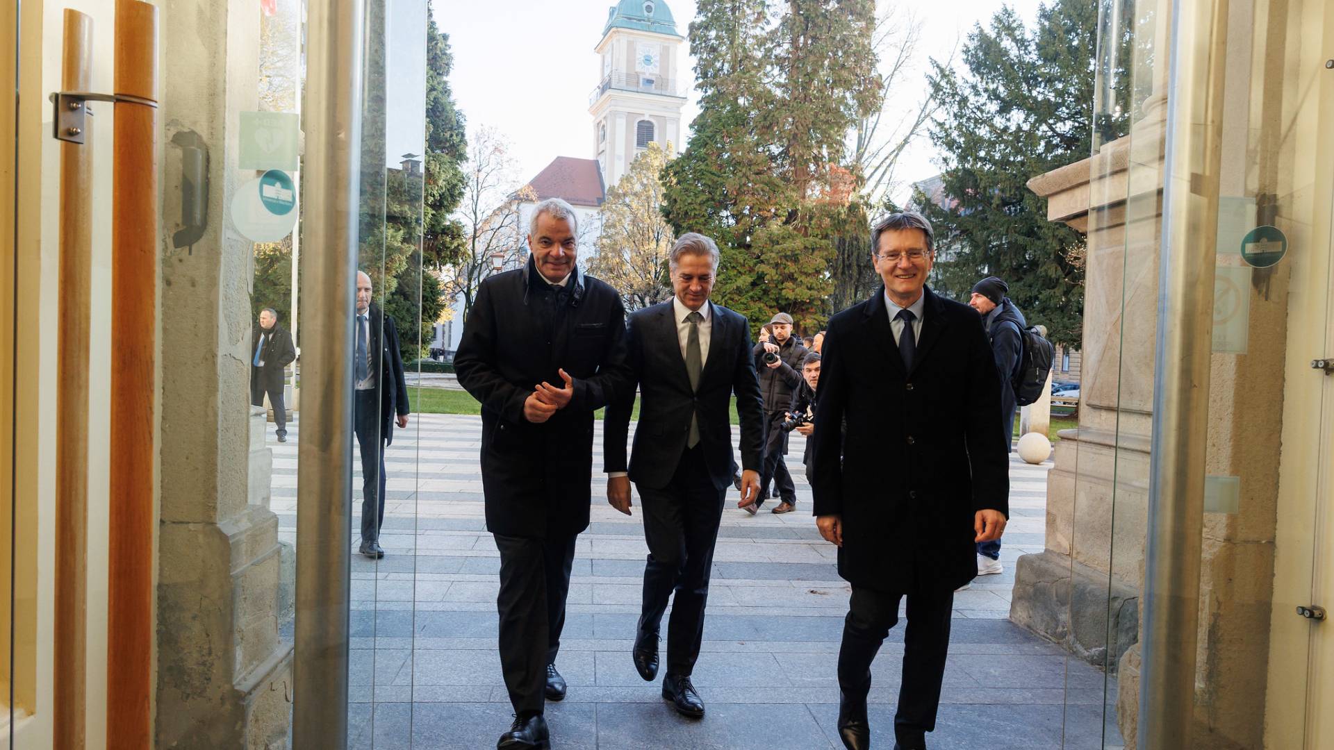 FOTO: Vlada na obisku Podravja. Začeli s sejo v Mariboru