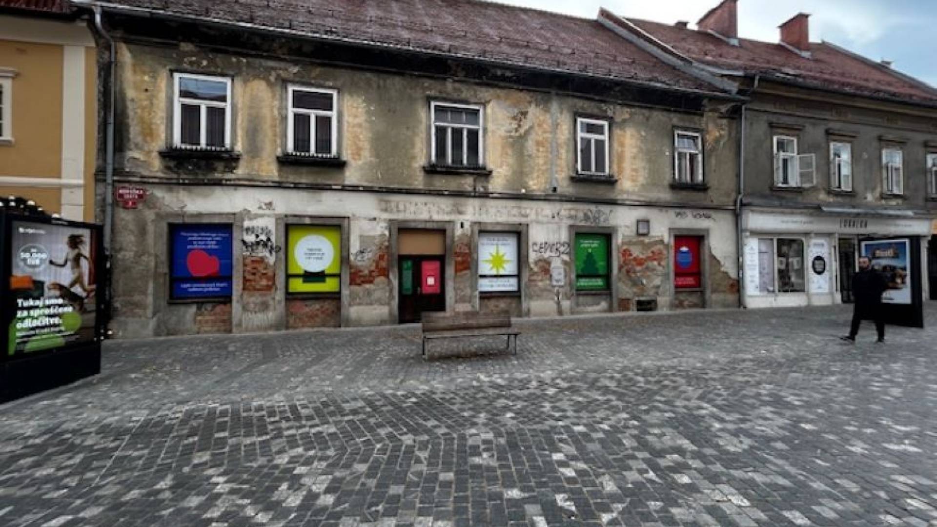 FOTO: Nekatere prazne izložbe v Mariboru postale razstaviščni prostor. Ste jih že opazili?