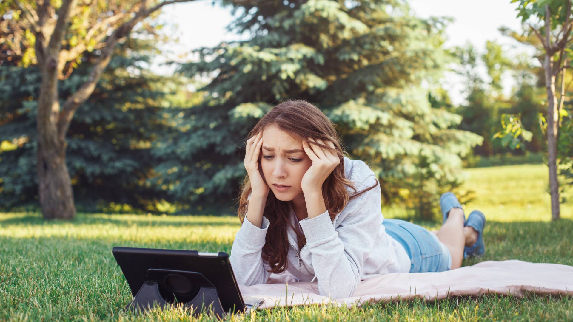 Zvezdni spopad na nebu: napetost narašča, komu bo počil film?