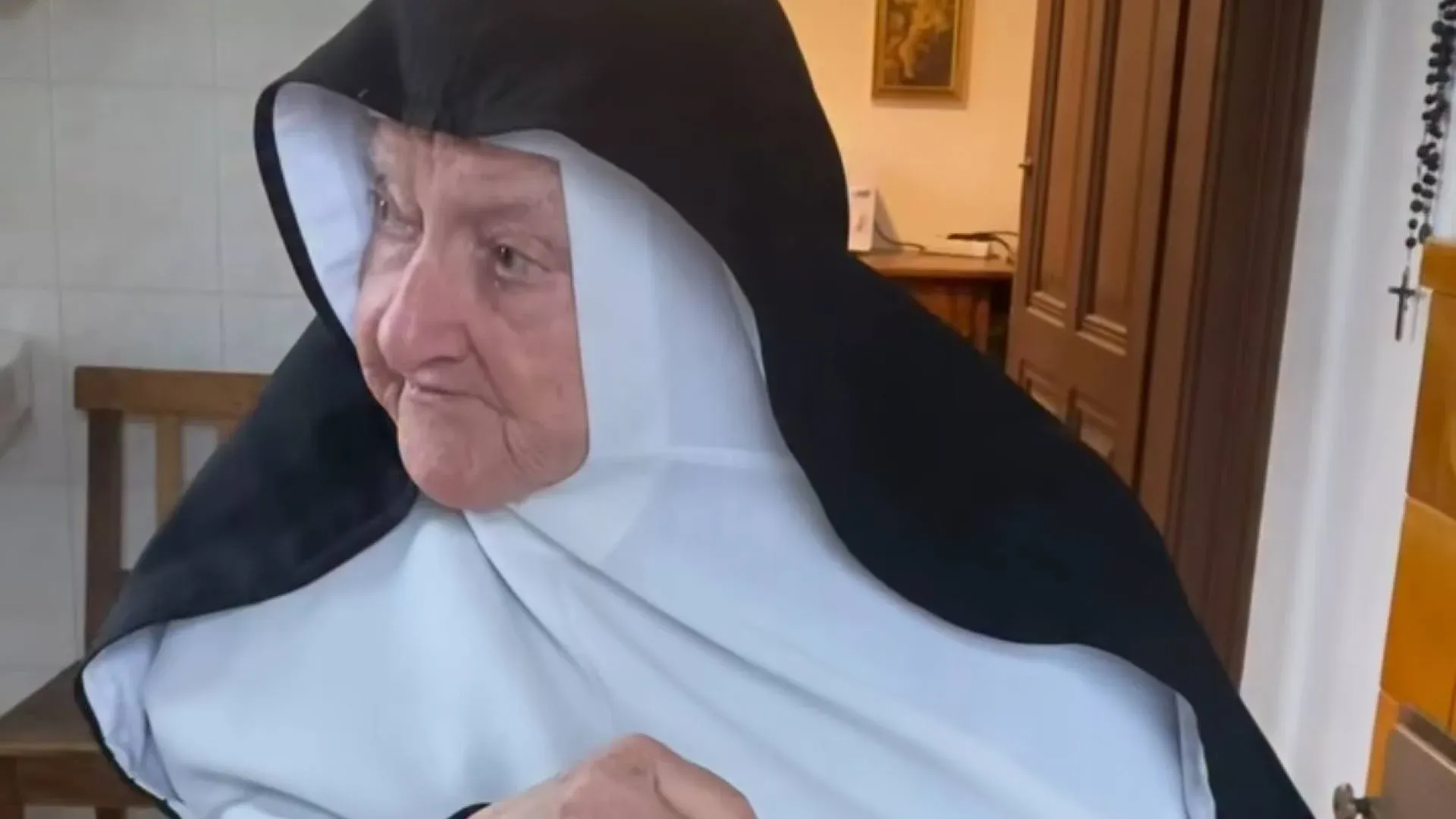 Pobeglim avstrijskim nunam naj bi dovolili ostati v samostanu, a le ...