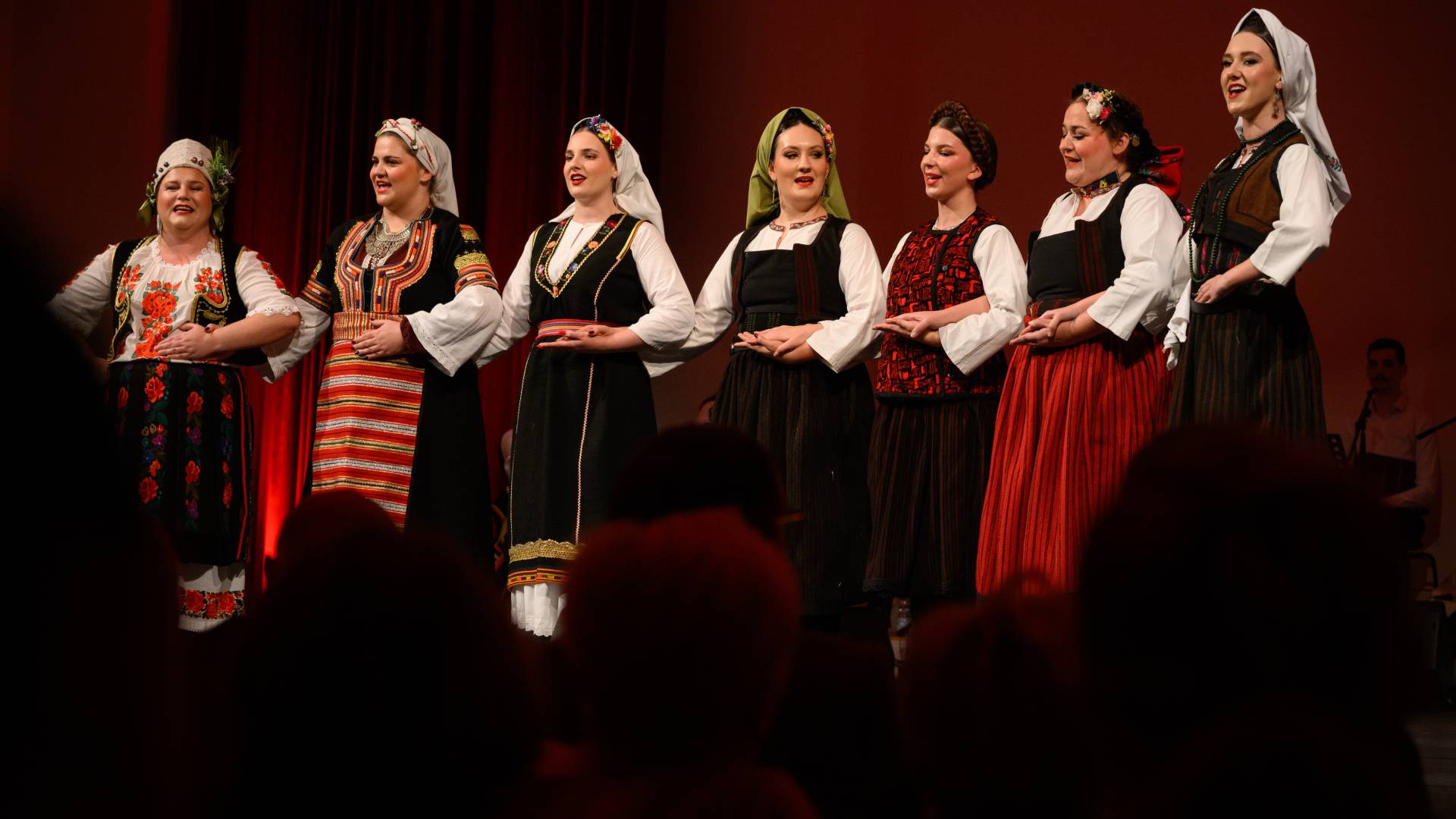 FOTO in VIDEO: Srbsko kulturno društvo Maribor navdušilo s svojim letnim koncertom