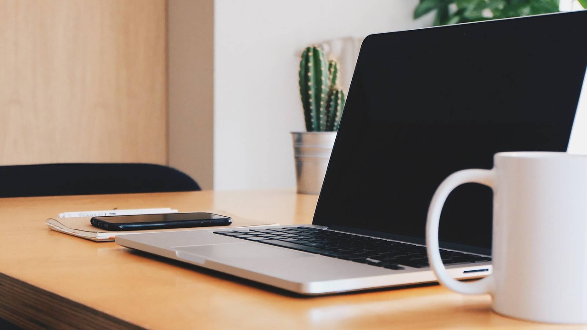 Pri novinarju iz Gorenjske našli posnetke spolnih zlorab otrok, sojenje še poteka