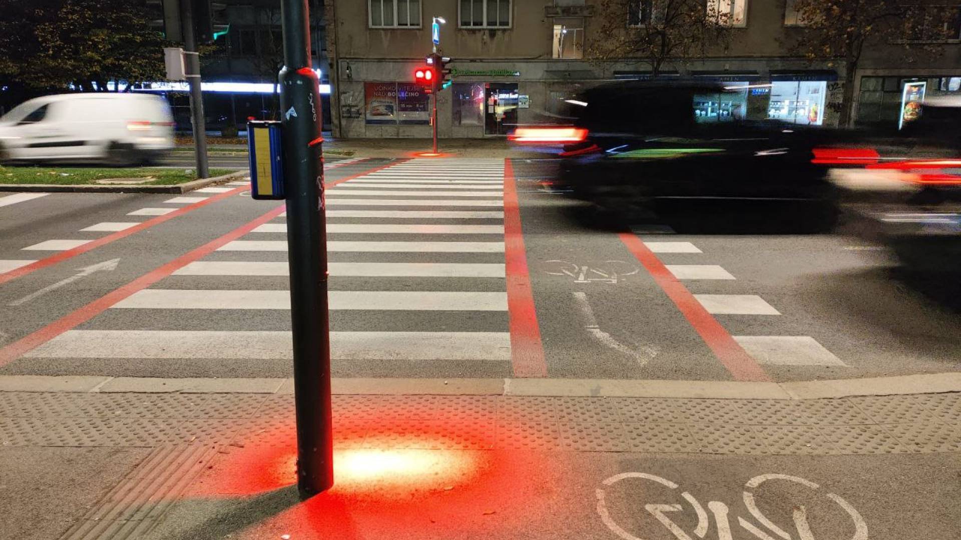 Alkohol in kršitve prednosti: Ponoči je policija v Ljubljani zasegla 6 vozil