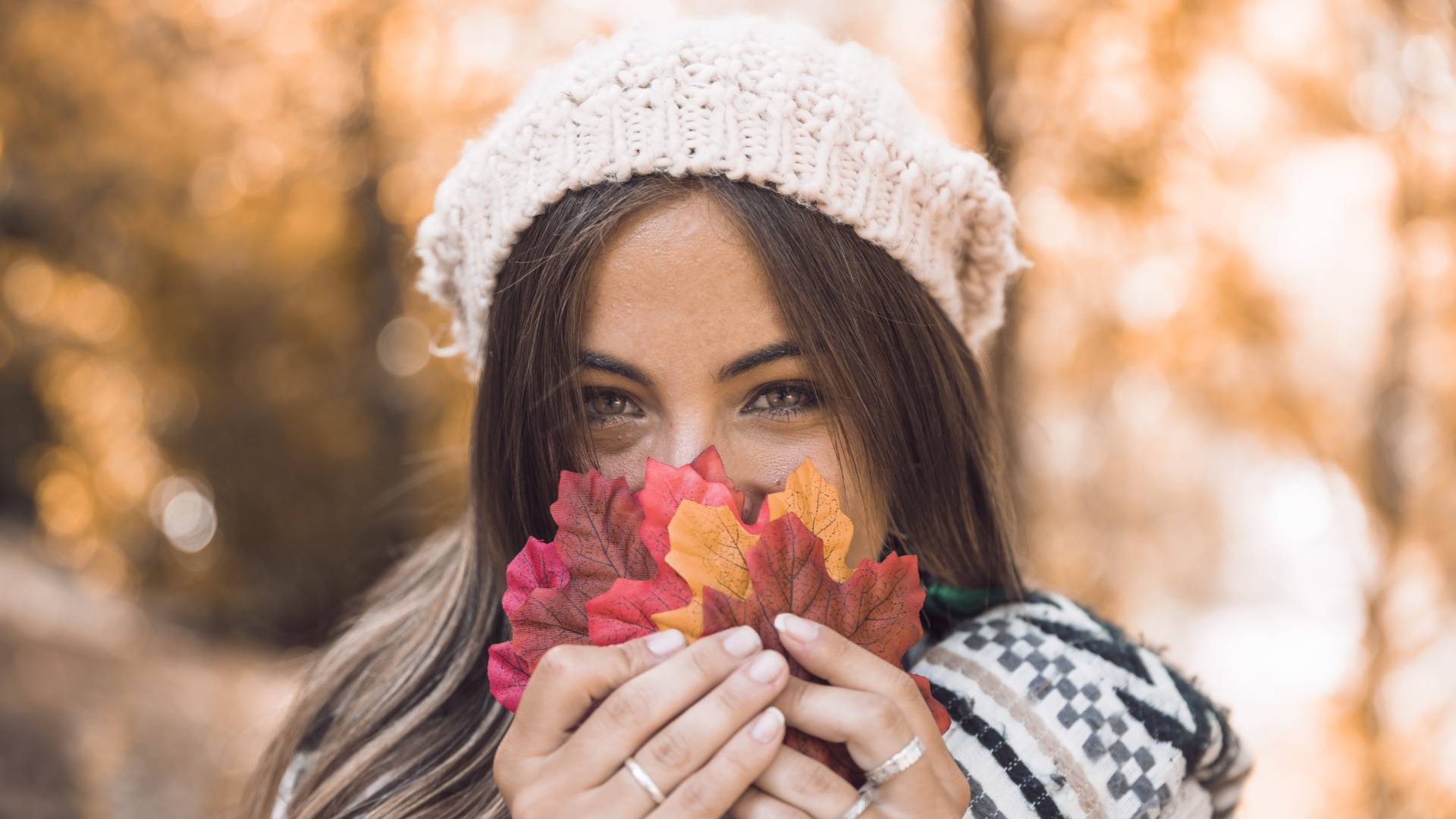 Veliki mesečni horoskop za november 2025: Ljubezen, preobrazbe in presenečenja na vsakem koraku