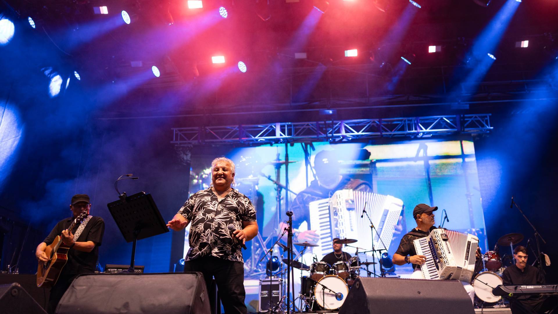 Romano Glauso ob svetovnem dnevu romskega jezika z novo pesmijo