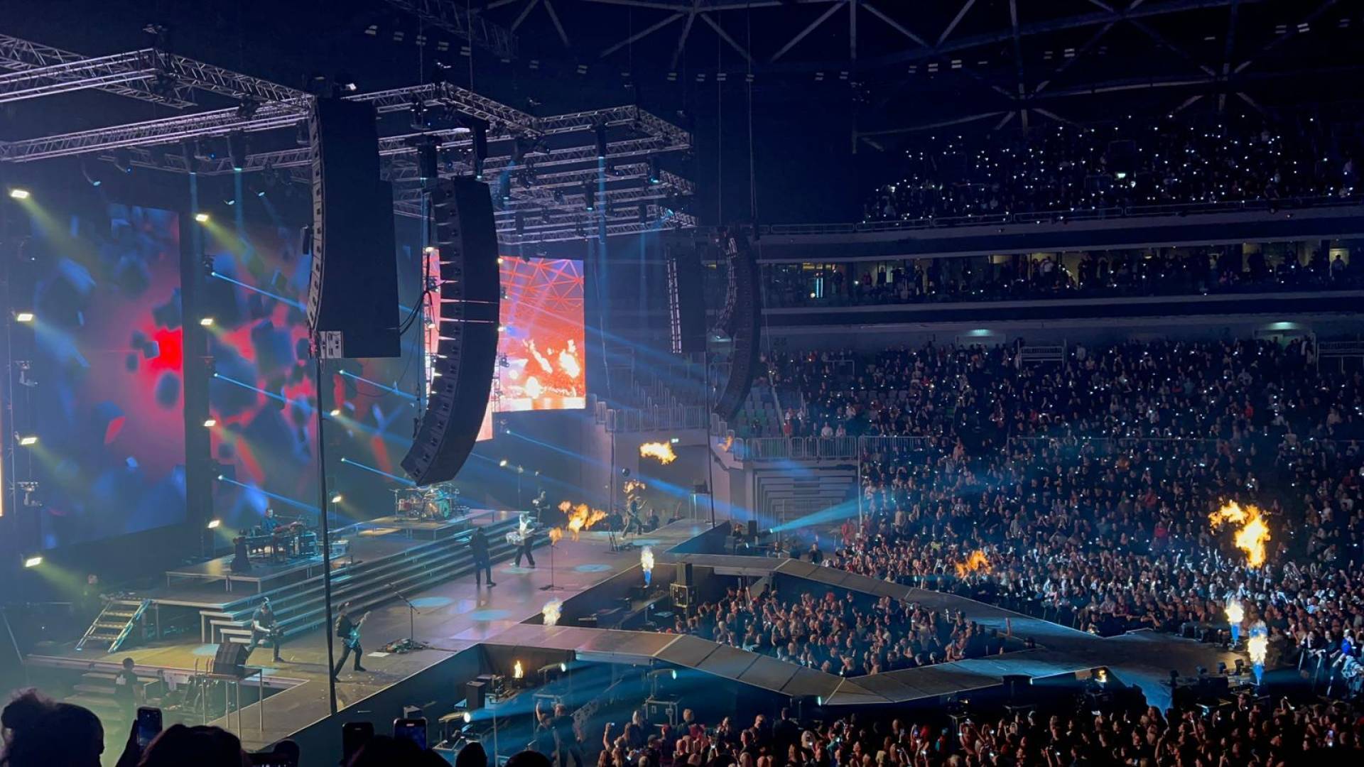 Kam ta konec tedna? V Ljubljano prihajajo Siddharta, vino in Challe Salle