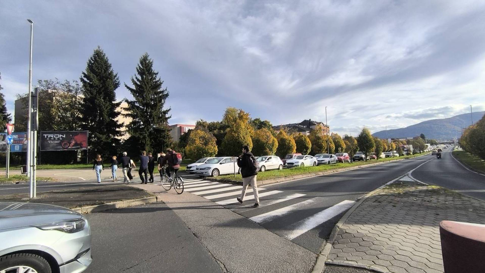 Bi ukinitev prehoda za pešce pri Štuku rešila zastoje na Koroškem mostu?