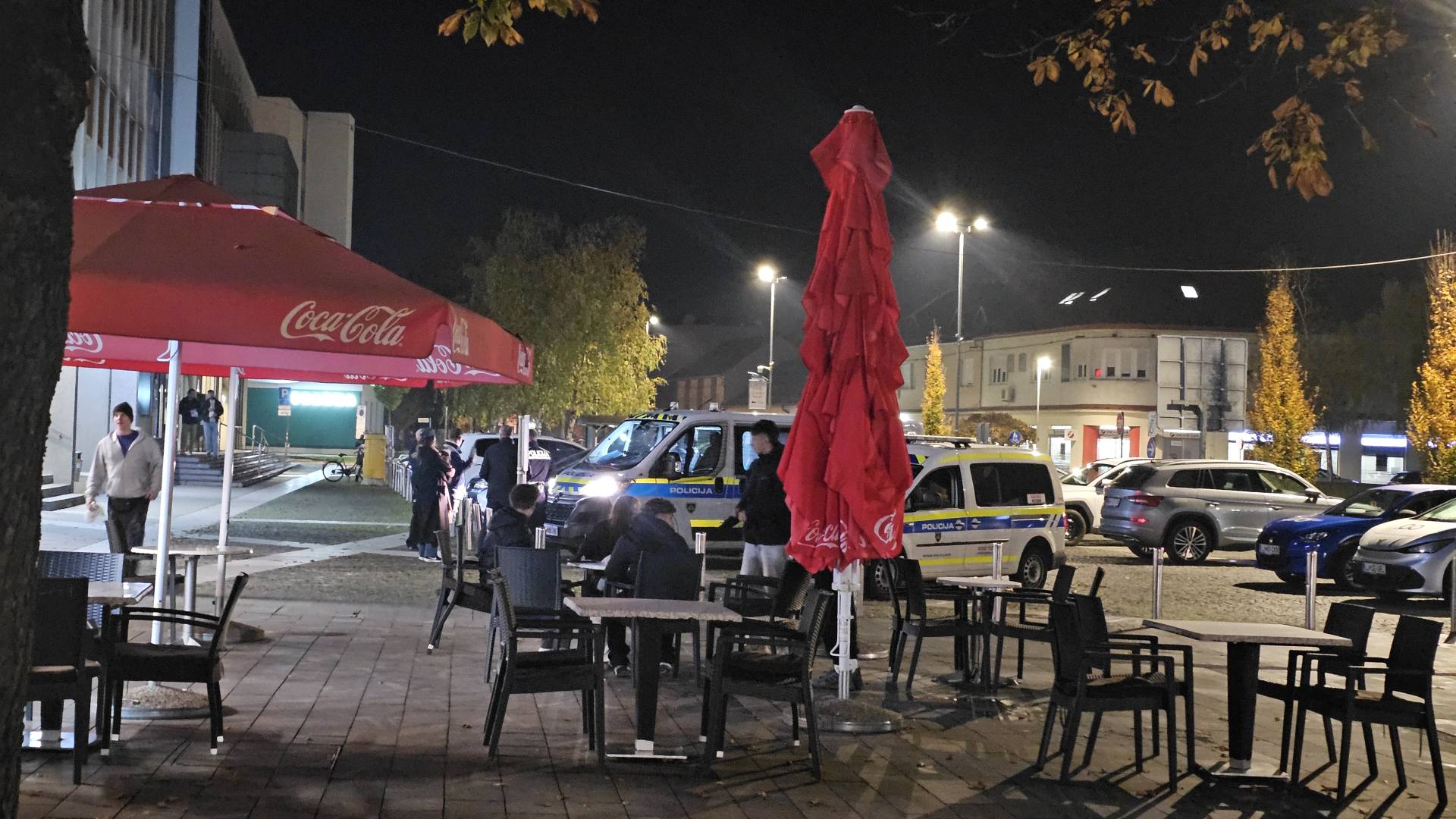 FOTO: Kaj se je dogajalo? Policija posredovala v središču Murske Sobote  