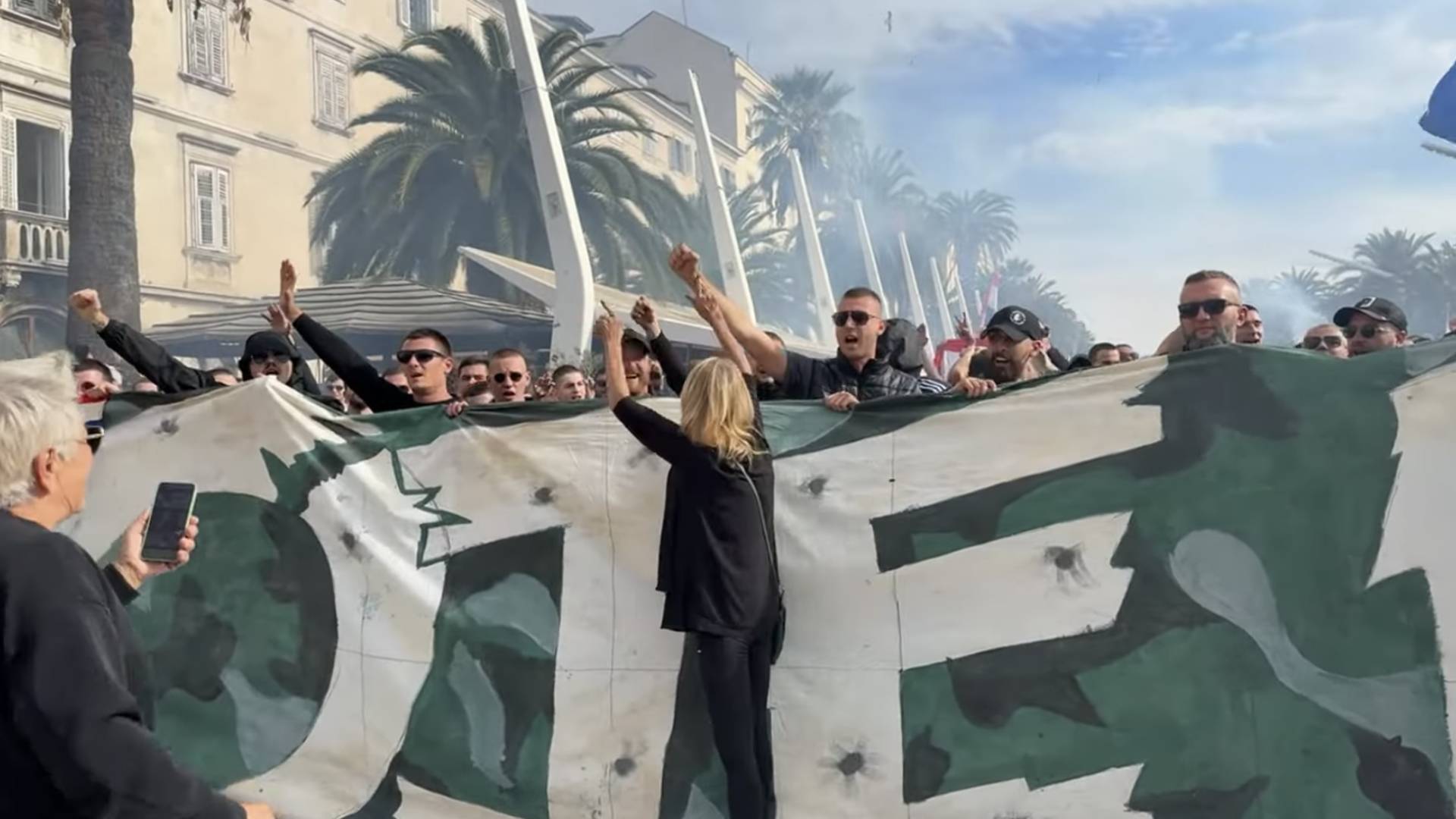 VIDEO: Protesti eskalirali, incident v Zagrebu