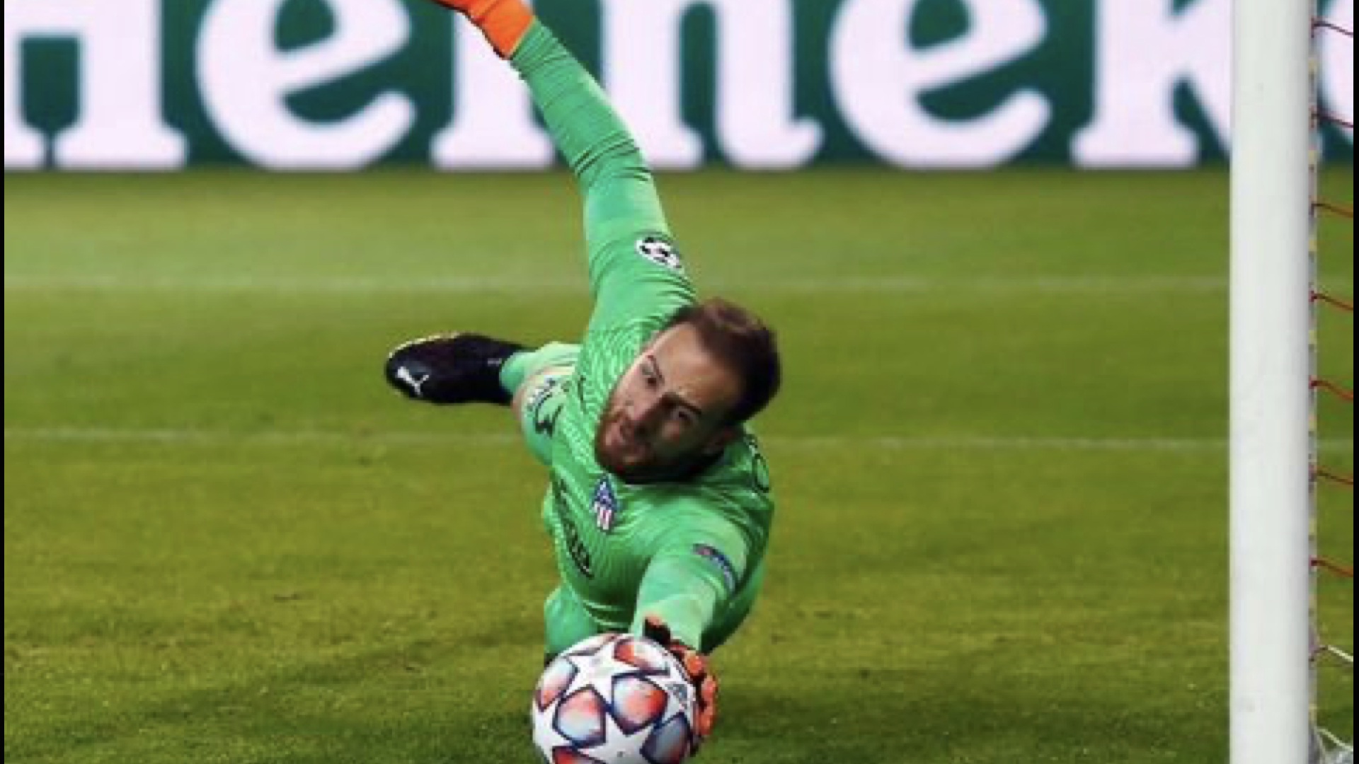 Slovenski vratar med kandidati za Fifino nagrado