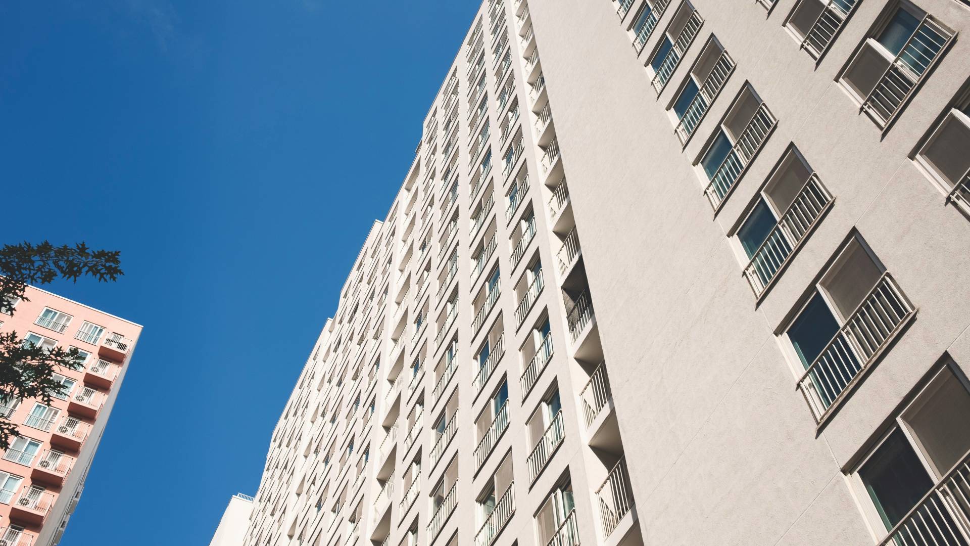 Kako se gibljejo cene nepremičnin v Sloveniji? Cene stanovanj so se znova povzpele na rekordne ravni