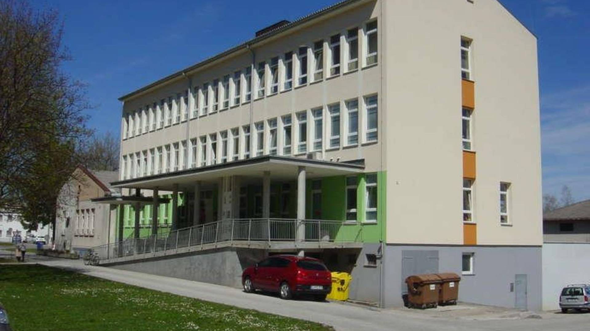 Šok v Kočevju: Dva mladoletnika pridržana po brutalnem napadu na tretjega mladoletnika