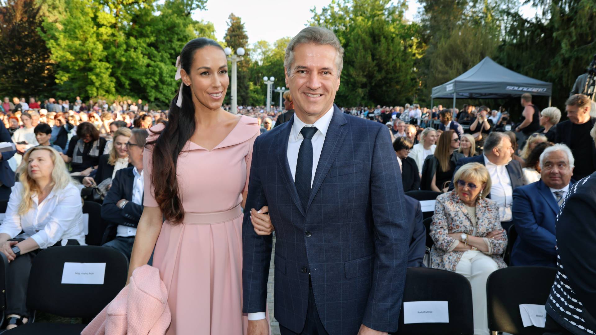 Tina Gaber razburila z odzivom na izraz »črnuhar«: Kaj si v resnici misli o besedah mariborske poslanke?