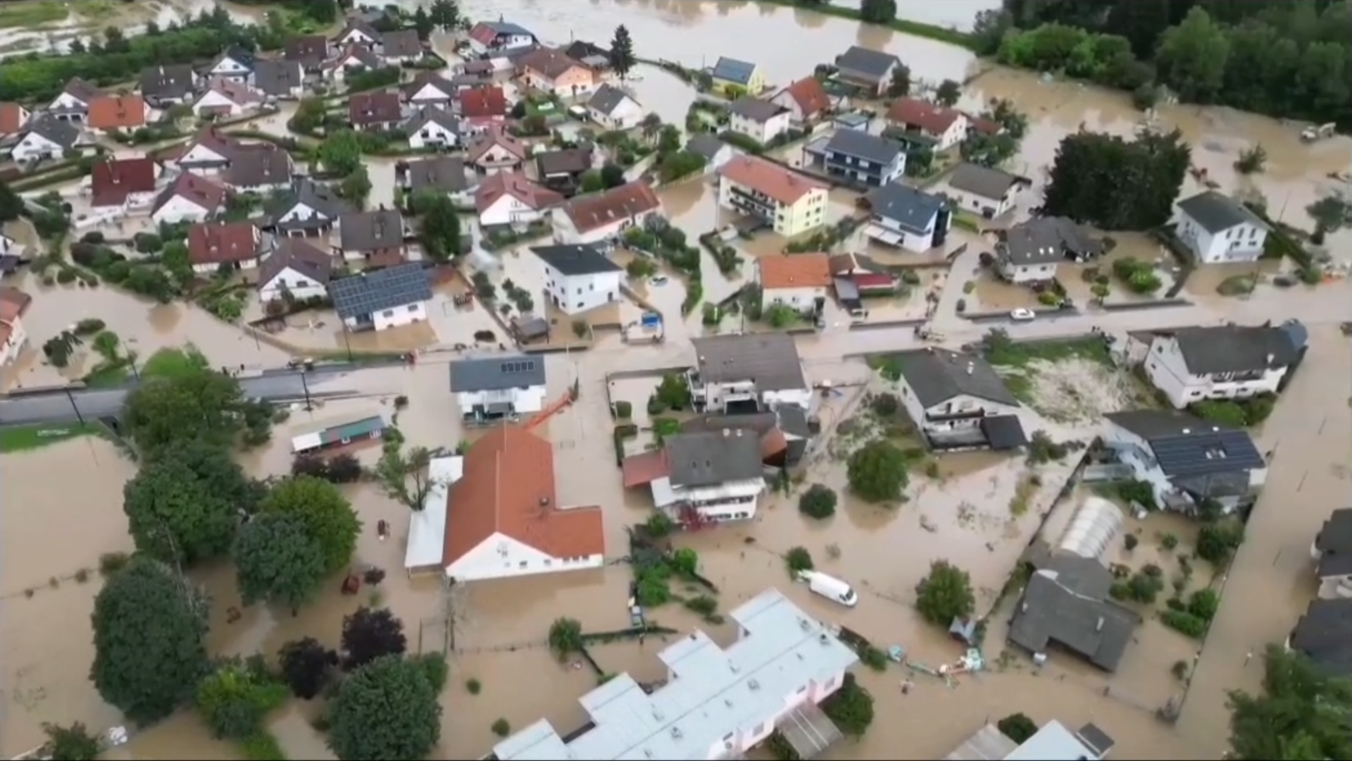 Zaradi poplav v Sneberjah širijo strugo Save in gradijo nov nasip