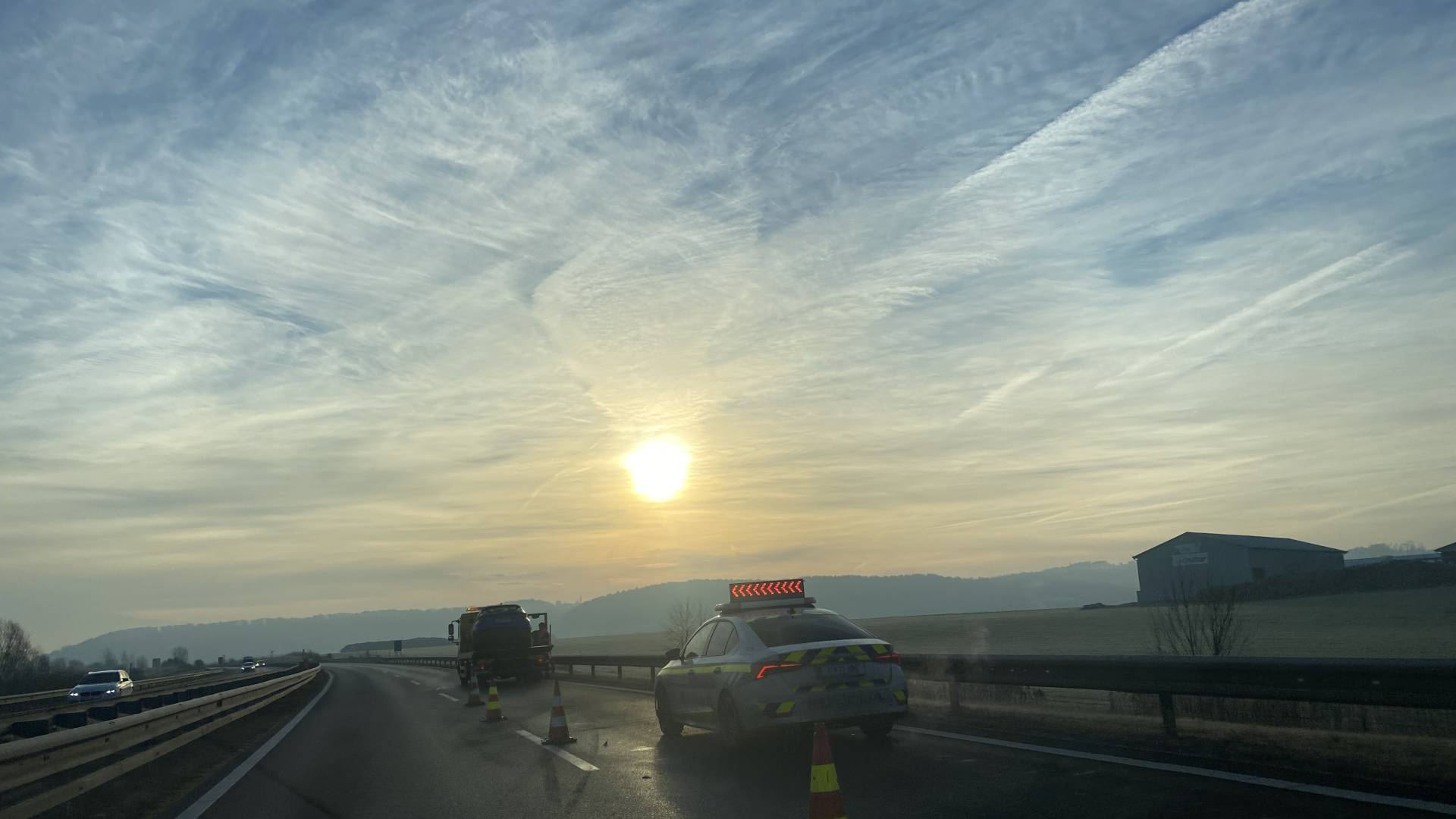 FOTO: Zaradi nesreče zaprt vozni pas na pomurski avtocesti 