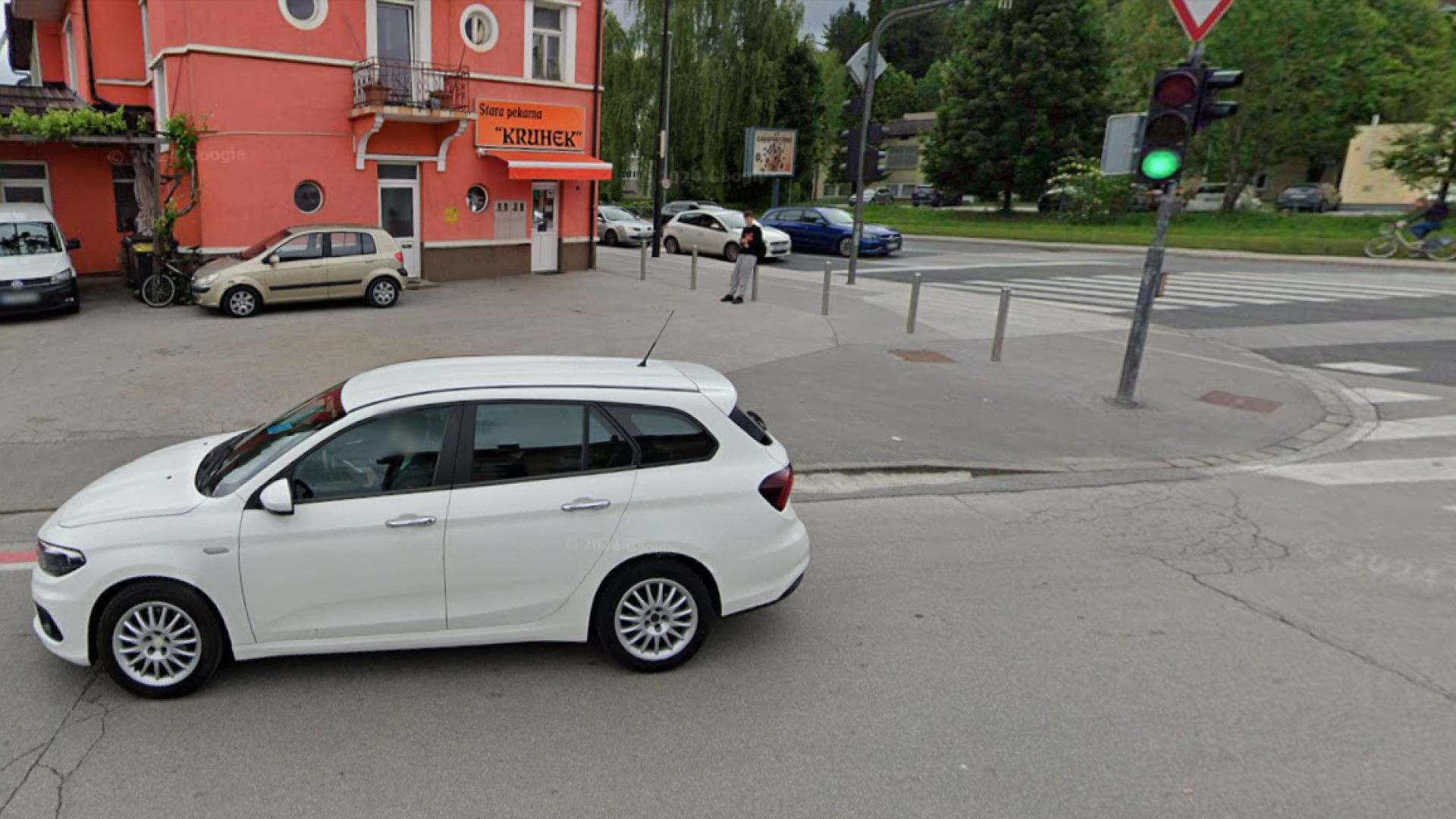 Na jugu mesta 'vre': Prebivalci opozarjajo na kaos pri pekarni, župan obljublja nadzorom