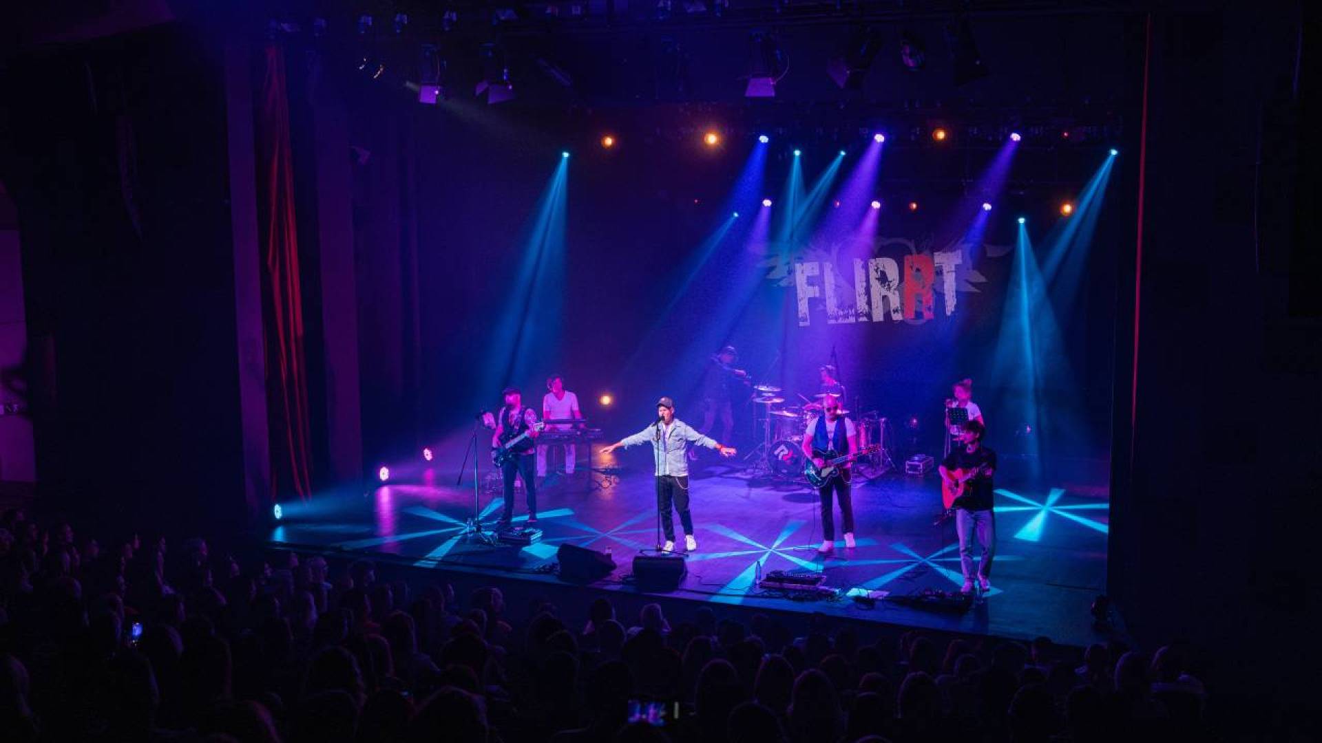 Kam ta konec tedna? V Pomurje prihajajo Flirrt, Palček Fric, božični sejmi in zimska pravljična dežela