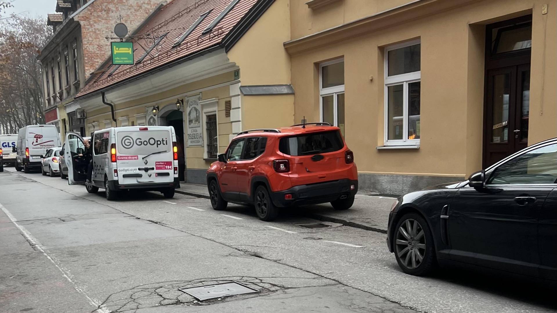 »Samo za minutko« ne bo več izgovor: Kolodvorska bo že kmalu zaprta za promet za dolgih osem mesecev!