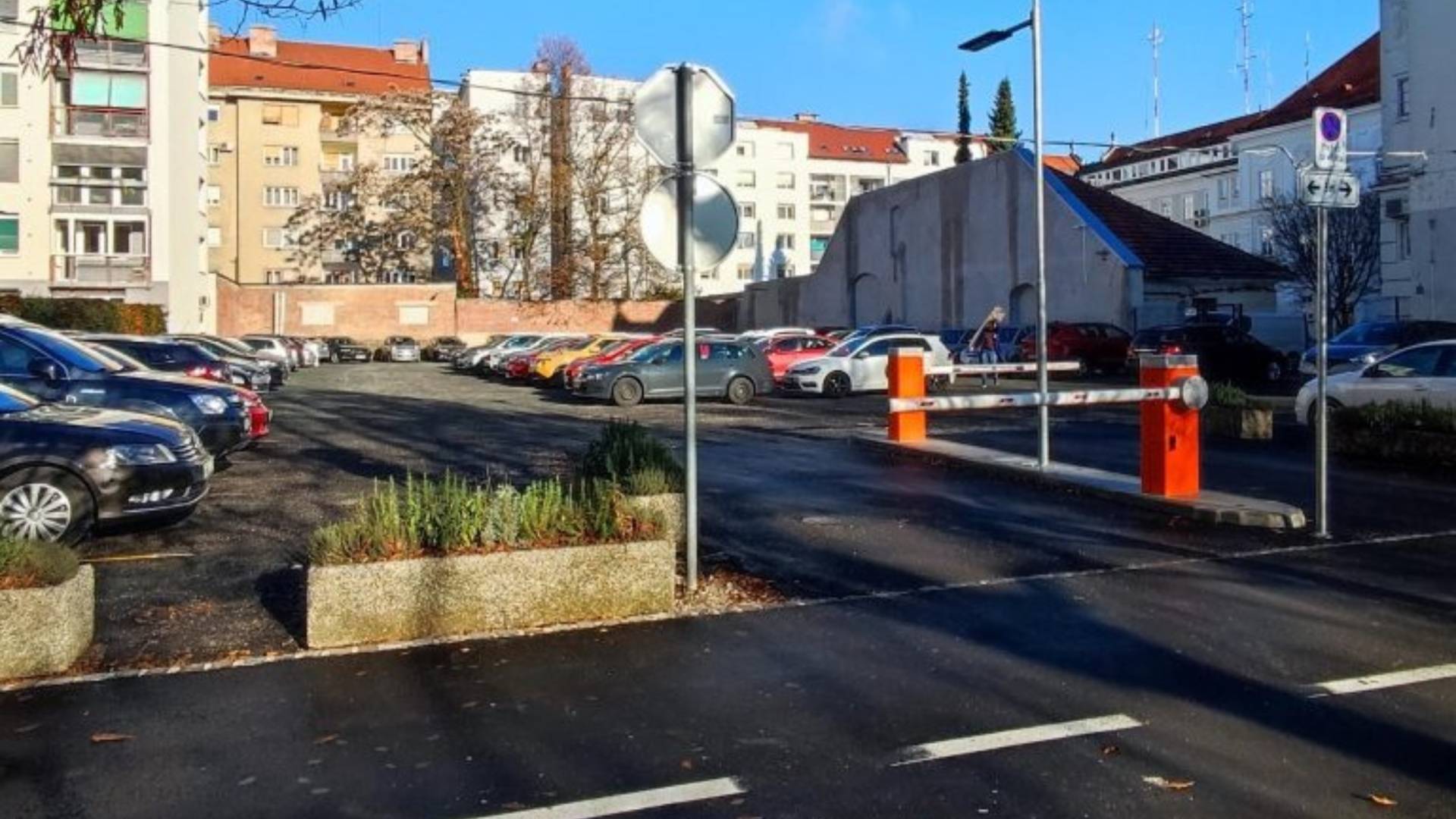 Na tem parkirišču do januarja brezplačno parkiranje za obisk Čarobnega Maribora