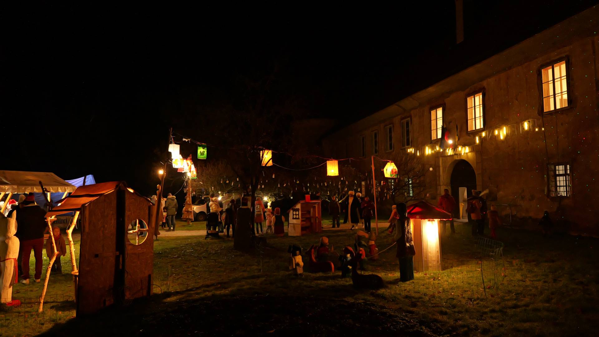FOTO in VIDEO: Zimska pravljična dežela v Beltincih odprla vrata s prižigom prazničnih lučk