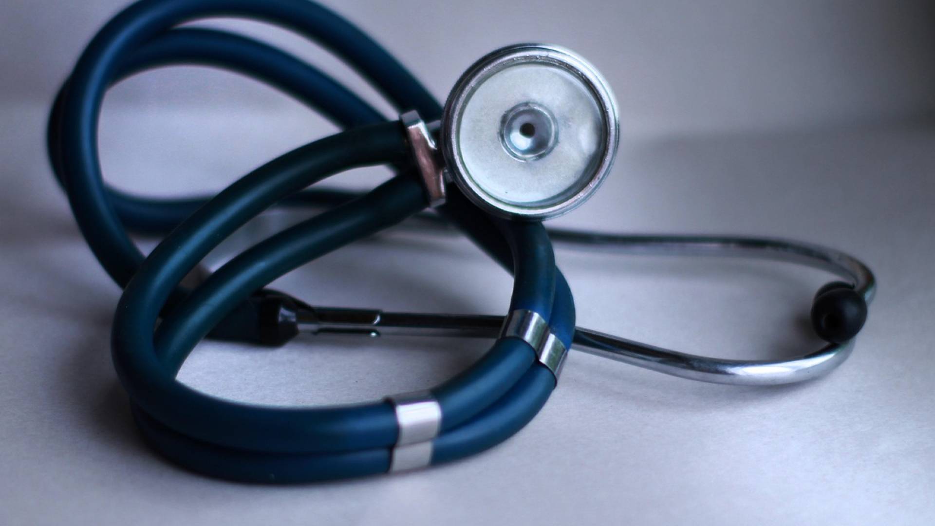 Cepljenje proti gripi se nadaljuje, v državo prispele dodatne zaloge