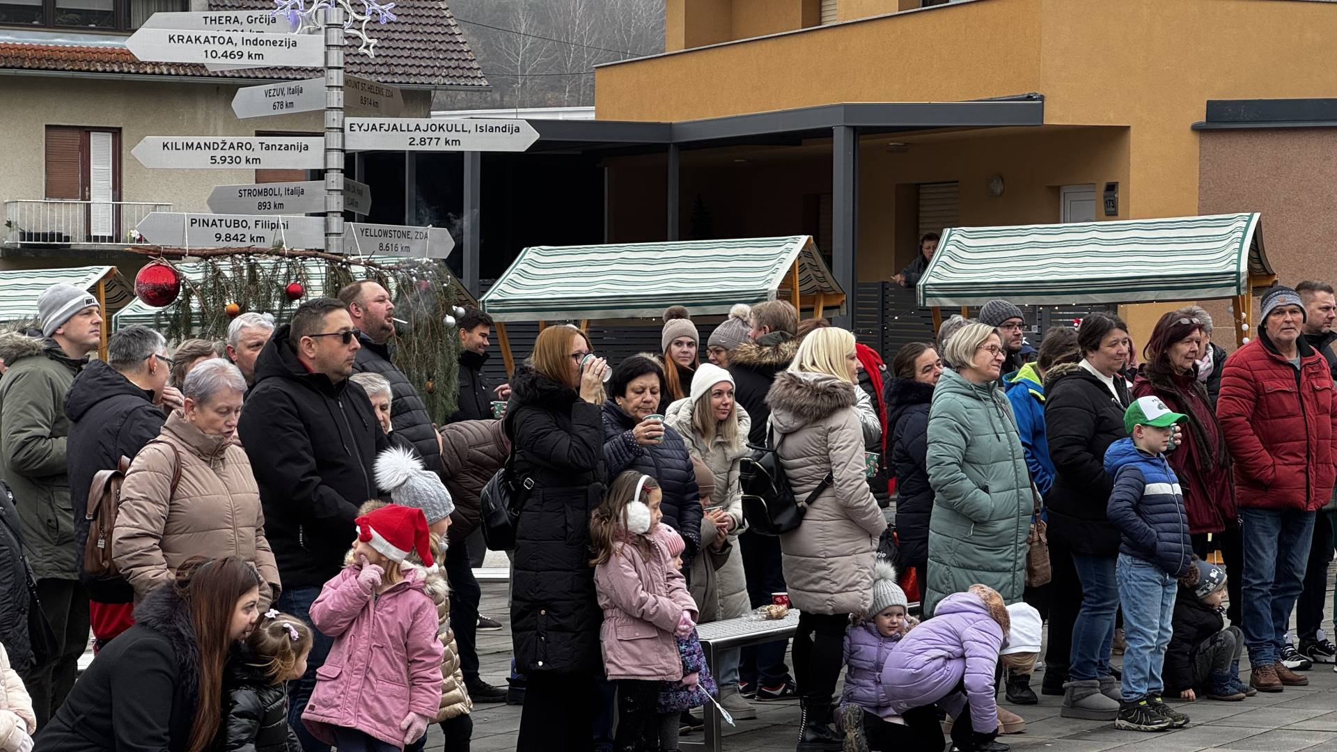 FOTO: Doživljajski park Vulkanija v znamenju božičnega sejma