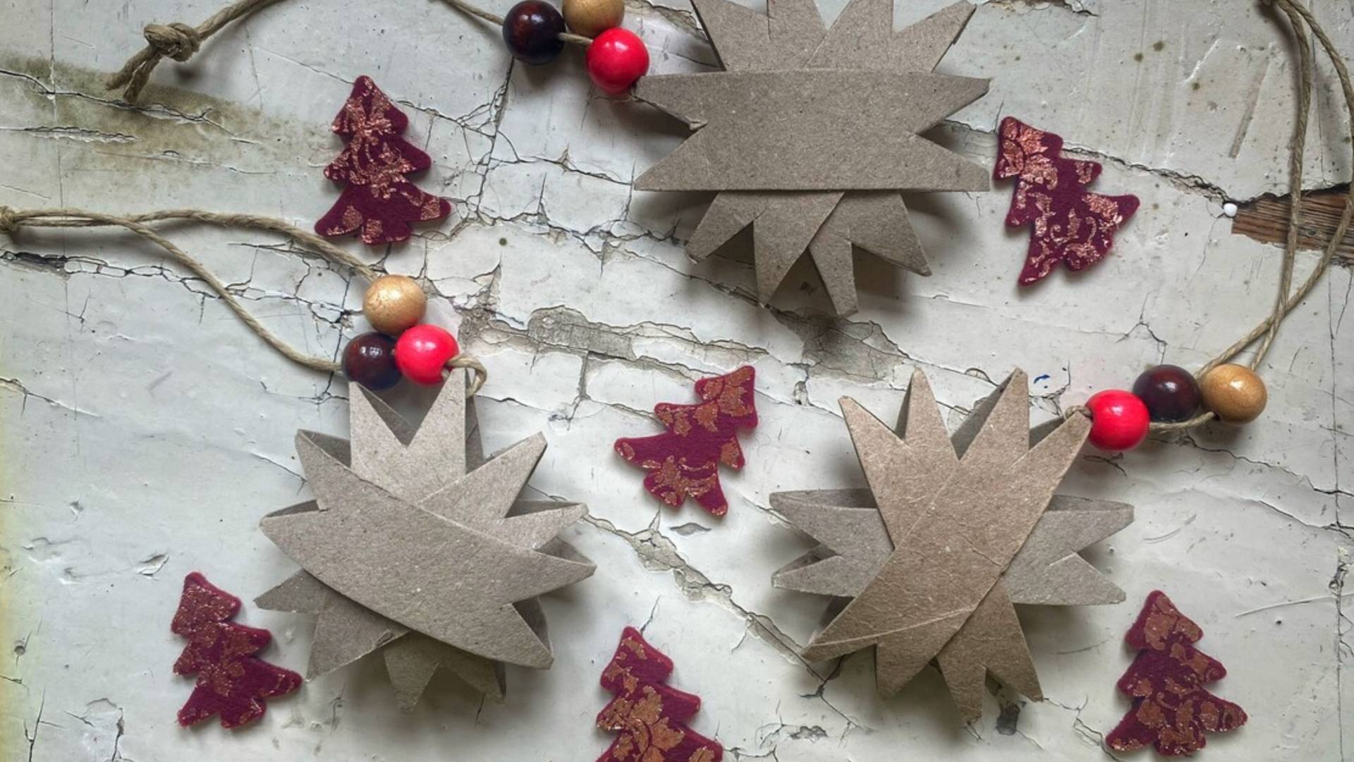 Ustvarite svoje zvezdne okraske: Praznična delavnica za otroke na Ptujskem gradu