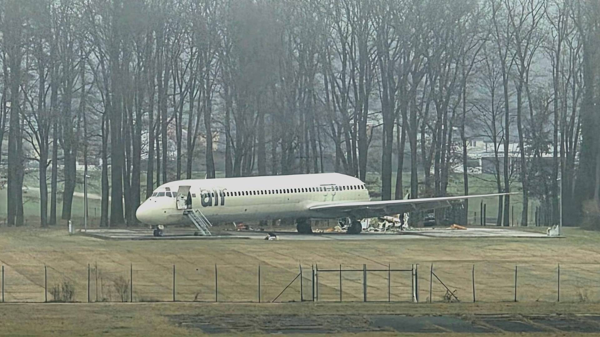 Legendarno letalo ob mariborskem letališču prodano. Kupec naj bi v njem uredil gostinski lokal