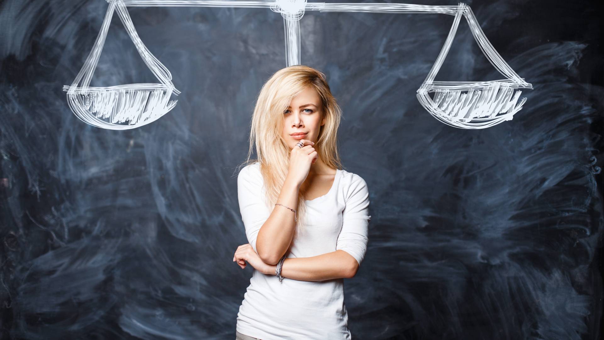 Dvojčki tehtajo resnico, kozorogi pa v tišini razrešujejo stare zgodbe