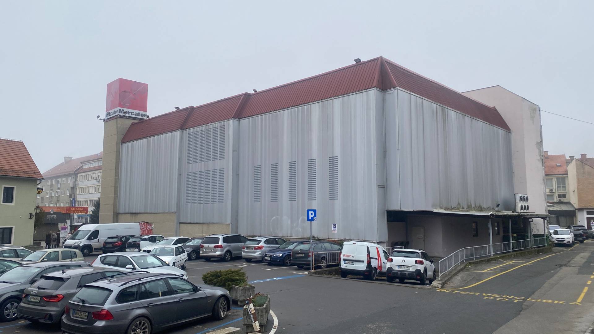 Dolga pot do garažne hiše ob Blagovnici