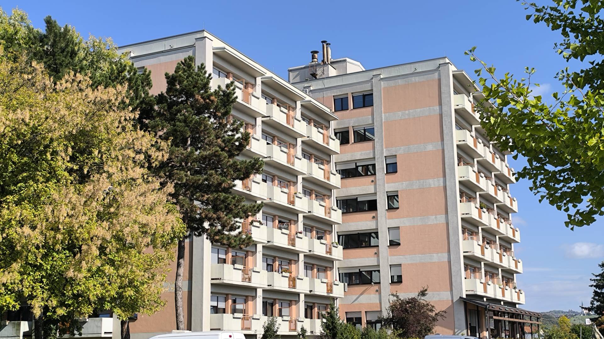 V Mariboru pričakujejo nižje položnice v domovih: Koliko bodo stanovalci dejansko prihranili?