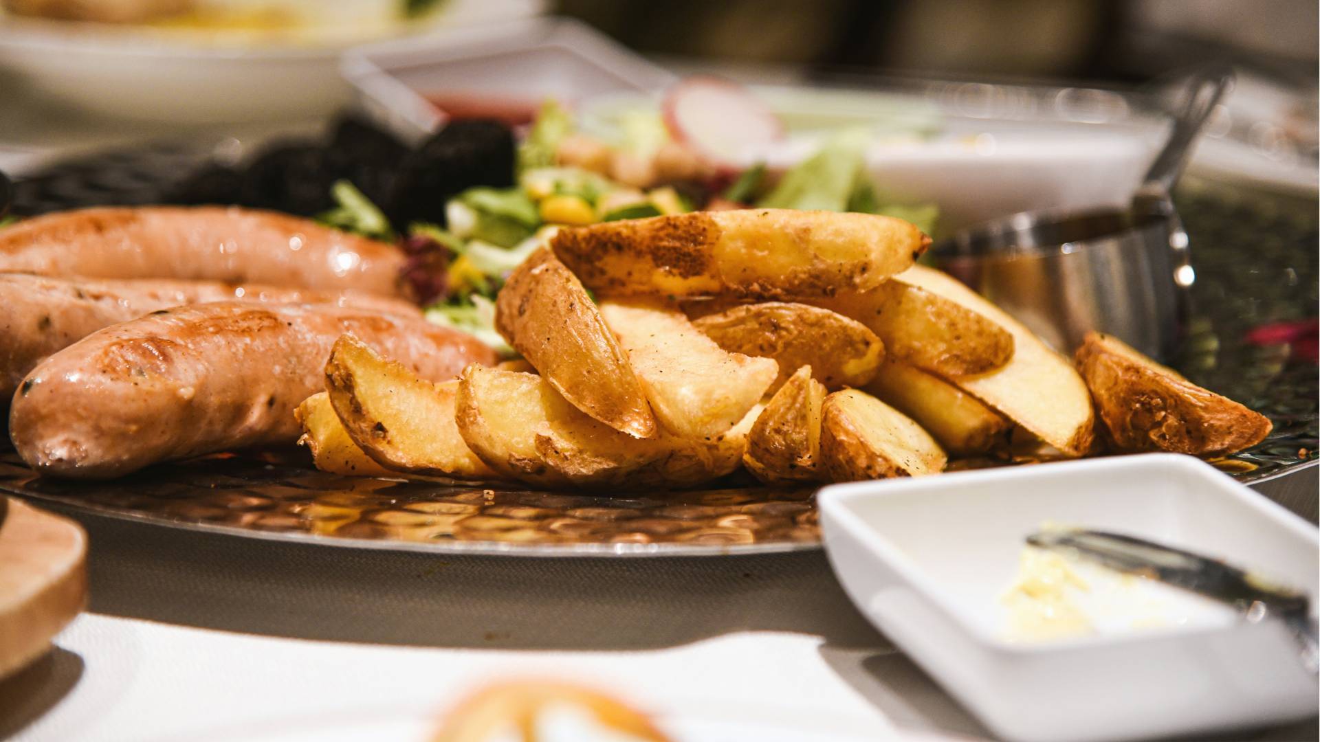 V pečenicah odkrili nedovoljen aditiv, izdelek je odpoklican