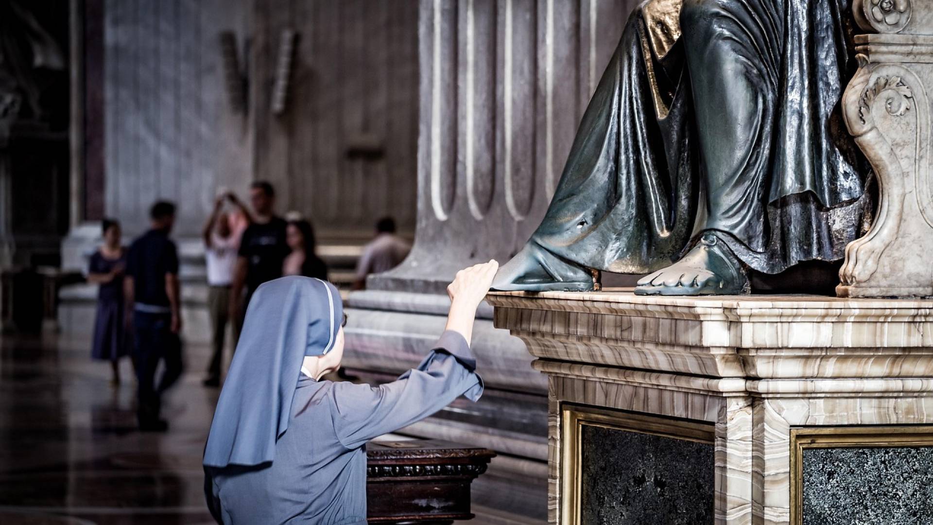 Lažna prijava: 'Napadena' redovnica si je rane povzročila sama