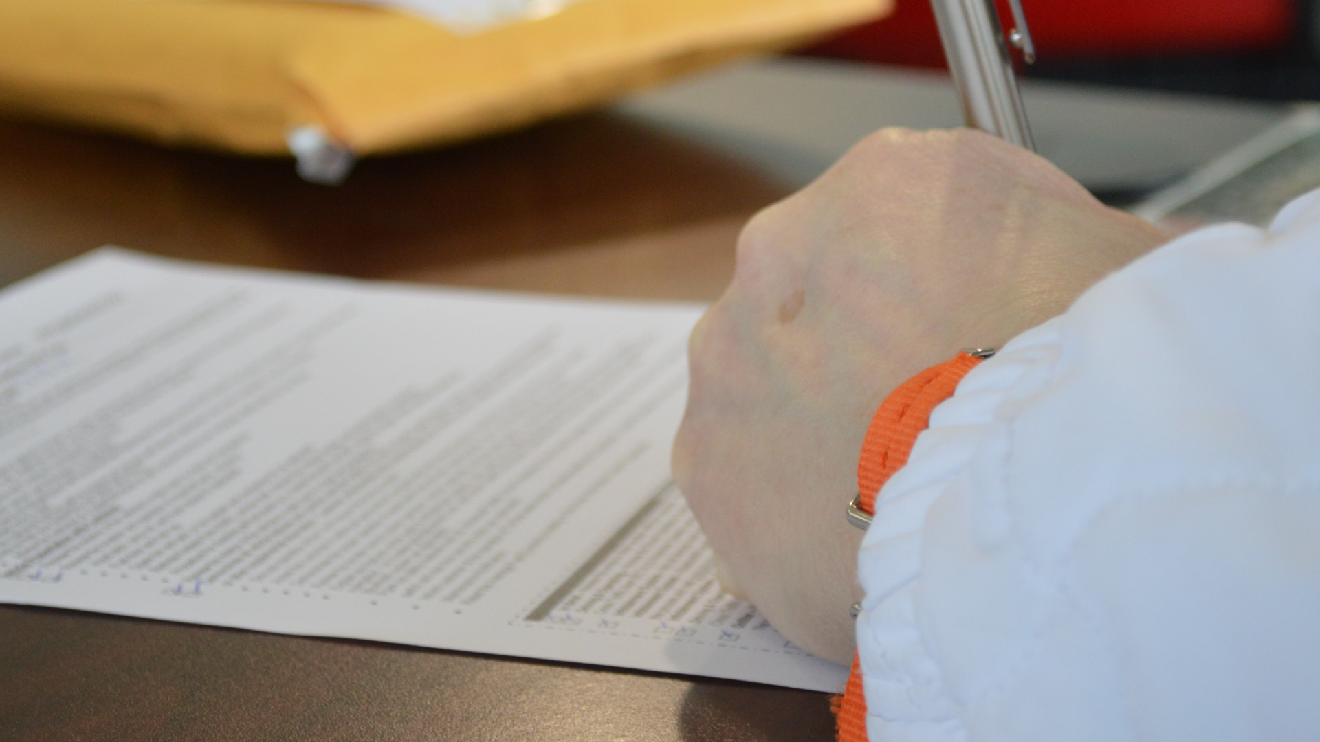 Upravna enota na Tobačni pokala po šivih: Ste 76. v čakalni vrsti!